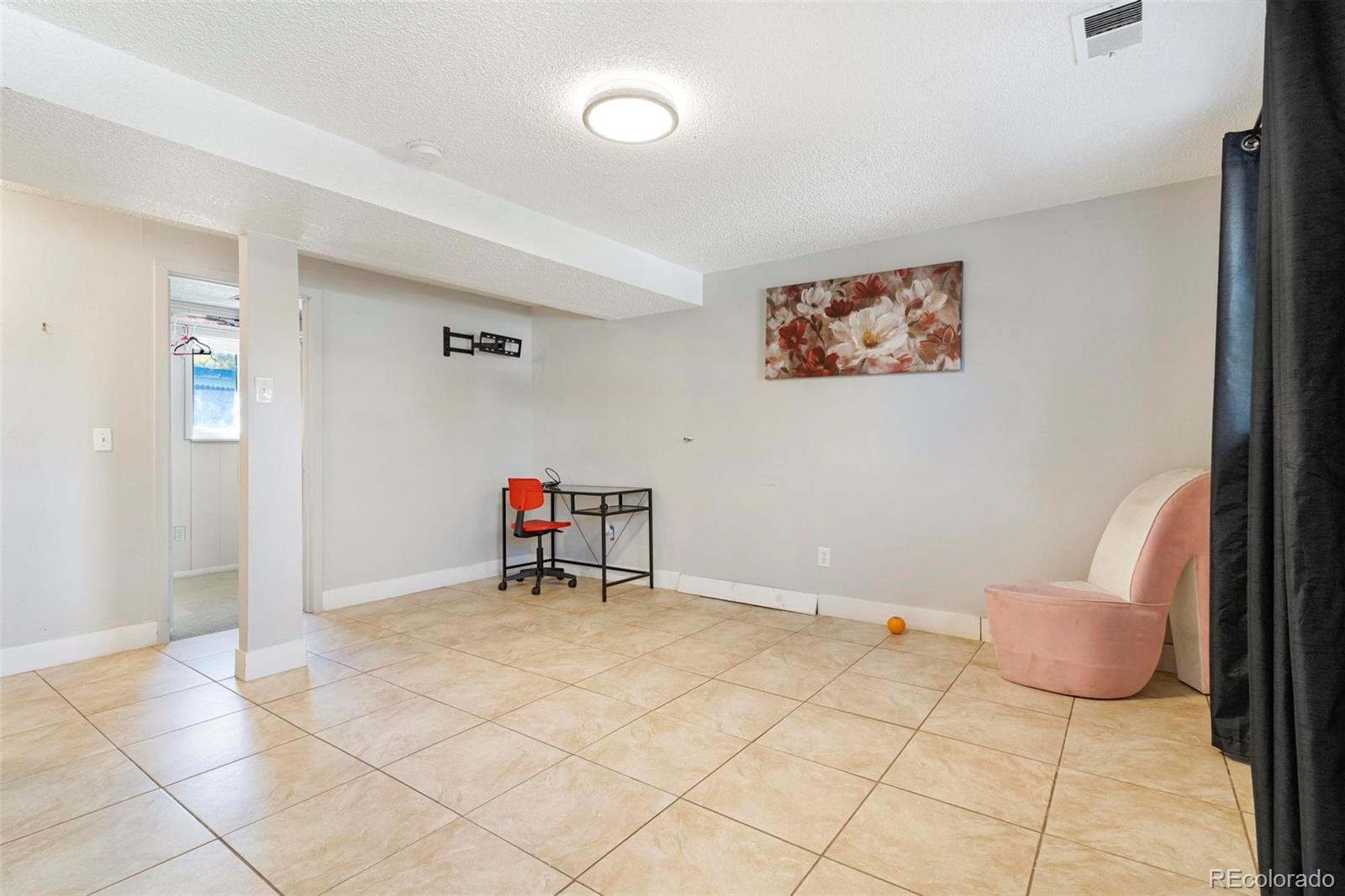 1444 Helena Circle, Aurora, CO 80017, 3 Bedrooms Bedrooms, ,2 BathroomsBathrooms,Residential,For Sale,Helena,REC1864356