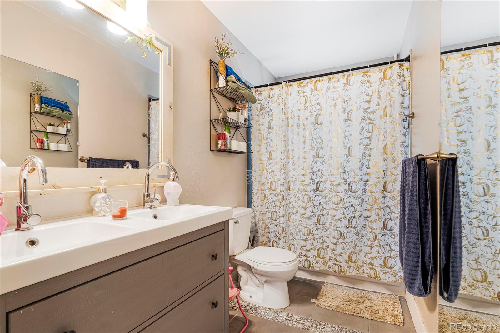 1444 Helena Circle, Aurora, CO 80017, 3 Bedrooms Bedrooms, ,2 BathroomsBathrooms,Residential,For Sale,Helena,REC1864356