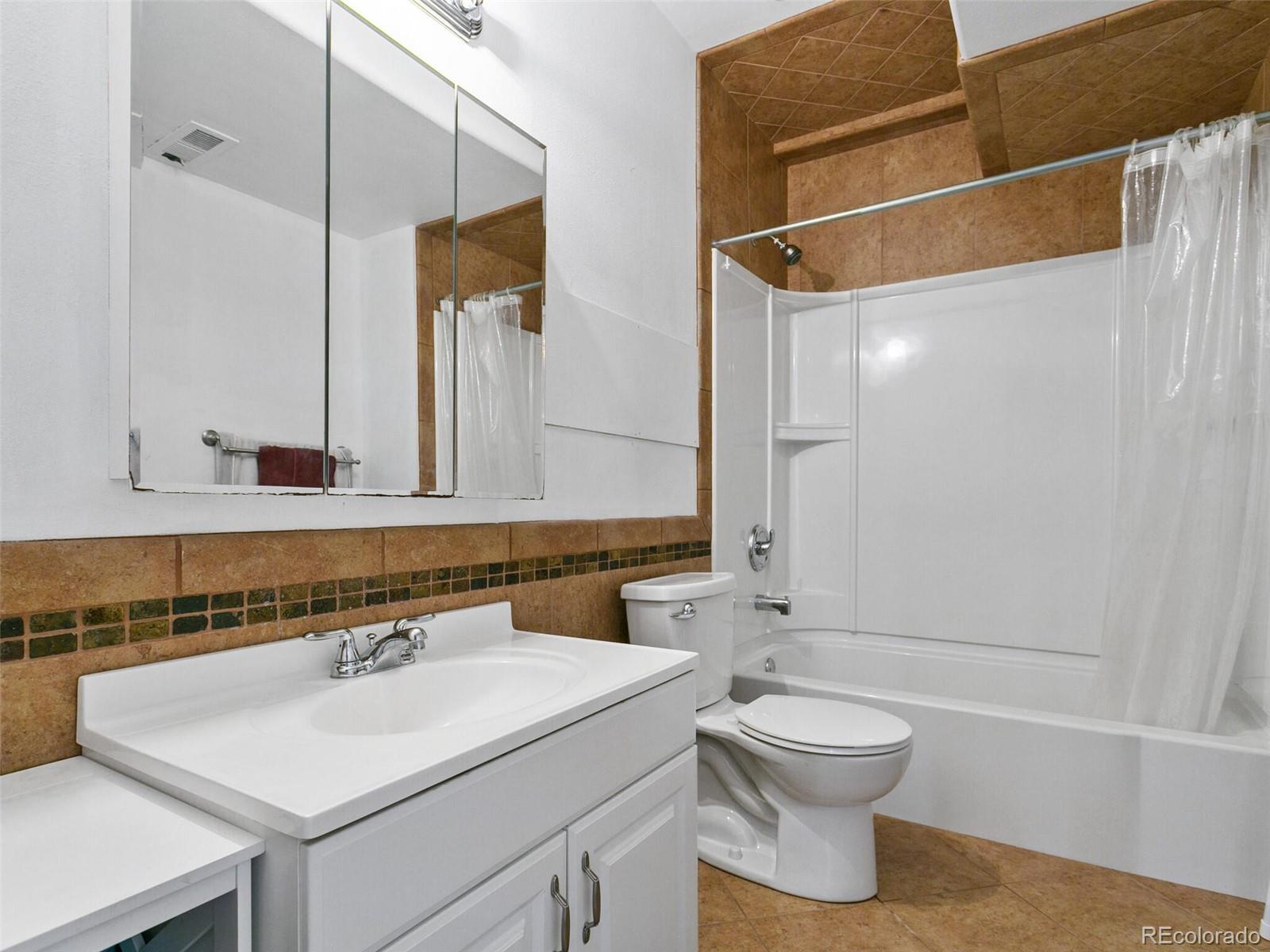 400 Estate Drive, Johnstown, CO 80534, 5 Bedrooms Bedrooms, ,3 BathroomsBathrooms,Residential,For Sale,Estate,REC7641449