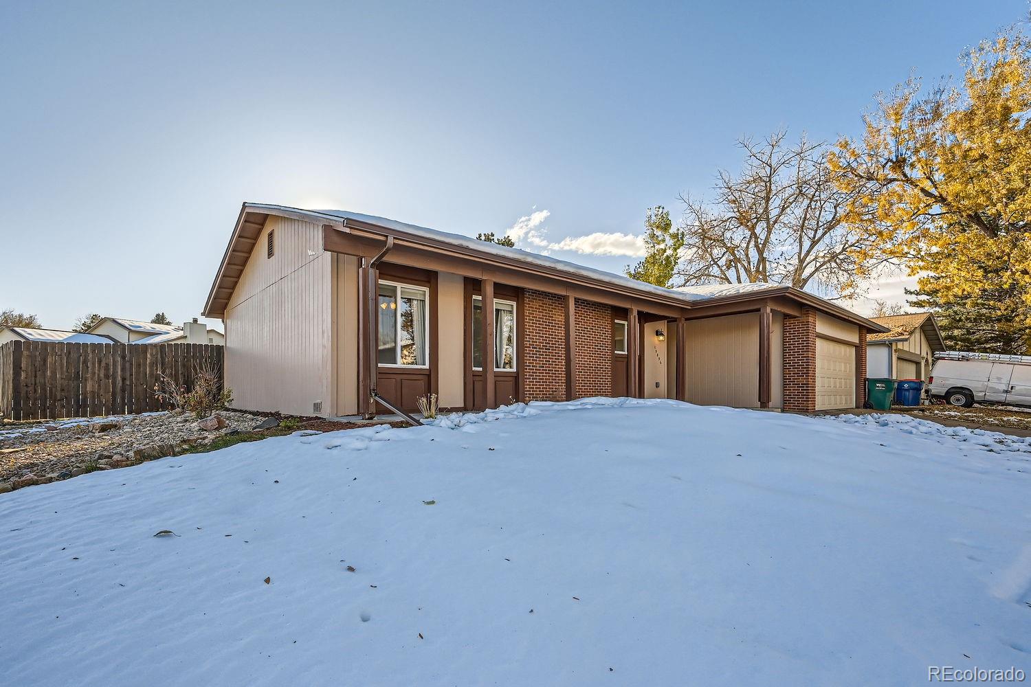 15896 Oxford Avenue, Aurora, CO 80013, 3 Bedrooms Bedrooms, ,2 BathroomsBathrooms,Residential,For Sale,Oxford,REC8697594