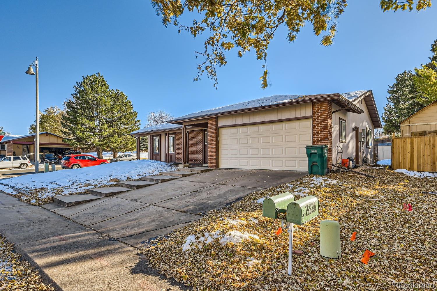15896 Oxford Avenue, Aurora, CO 80013, 3 Bedrooms Bedrooms, ,2 BathroomsBathrooms,Residential,For Sale,Oxford,REC8697594