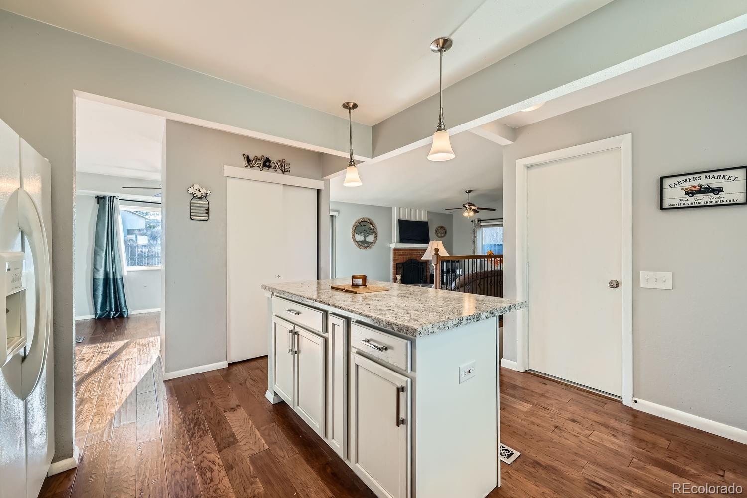 15896 Oxford Avenue, Aurora, CO 80013, 3 Bedrooms Bedrooms, ,2 BathroomsBathrooms,Residential,For Sale,Oxford,REC8697594