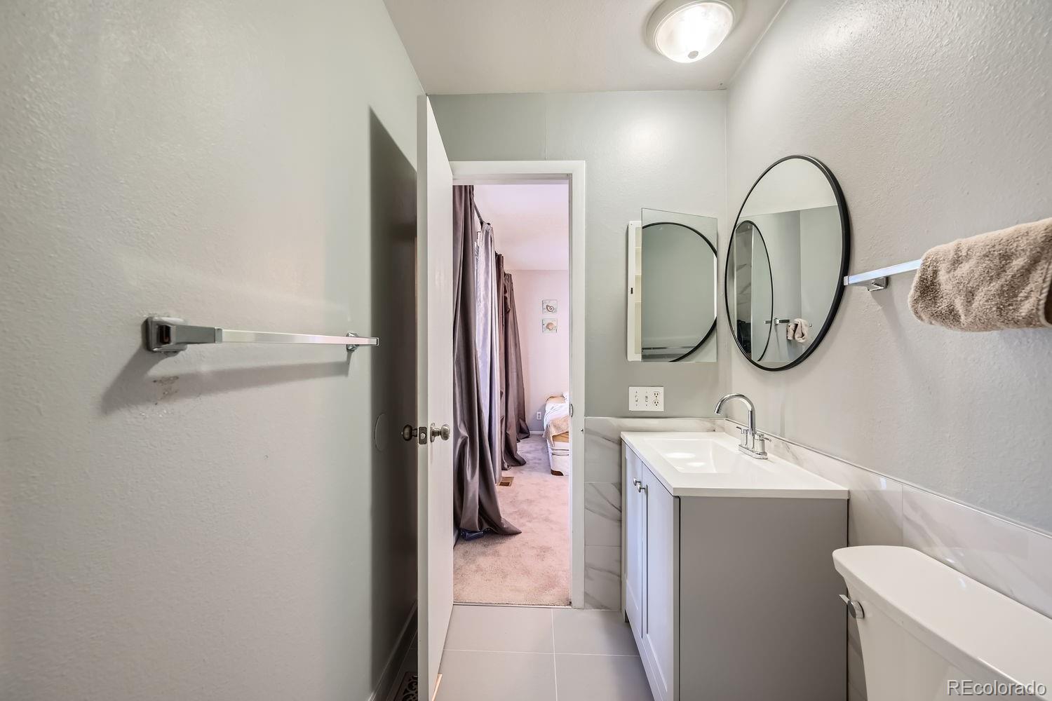 15896 Oxford Avenue, Aurora, CO 80013, 3 Bedrooms Bedrooms, ,2 BathroomsBathrooms,Residential,For Sale,Oxford,REC8697594