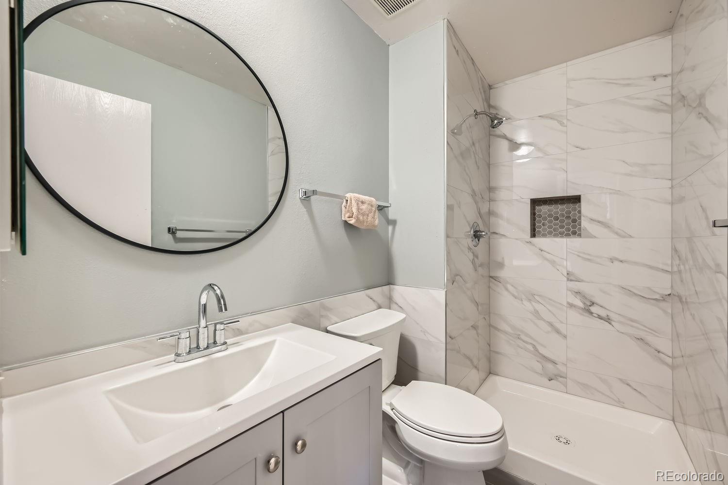 15896 Oxford Avenue, Aurora, CO 80013, 3 Bedrooms Bedrooms, ,2 BathroomsBathrooms,Residential,For Sale,Oxford,REC8697594