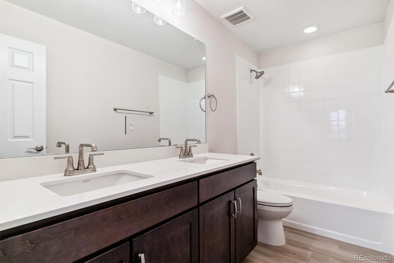 3822 Elk Street, Aurora, CO 80019, 5 Bedrooms Bedrooms, ,4 BathroomsBathrooms,Residential,For Sale,Elk,REC2105066