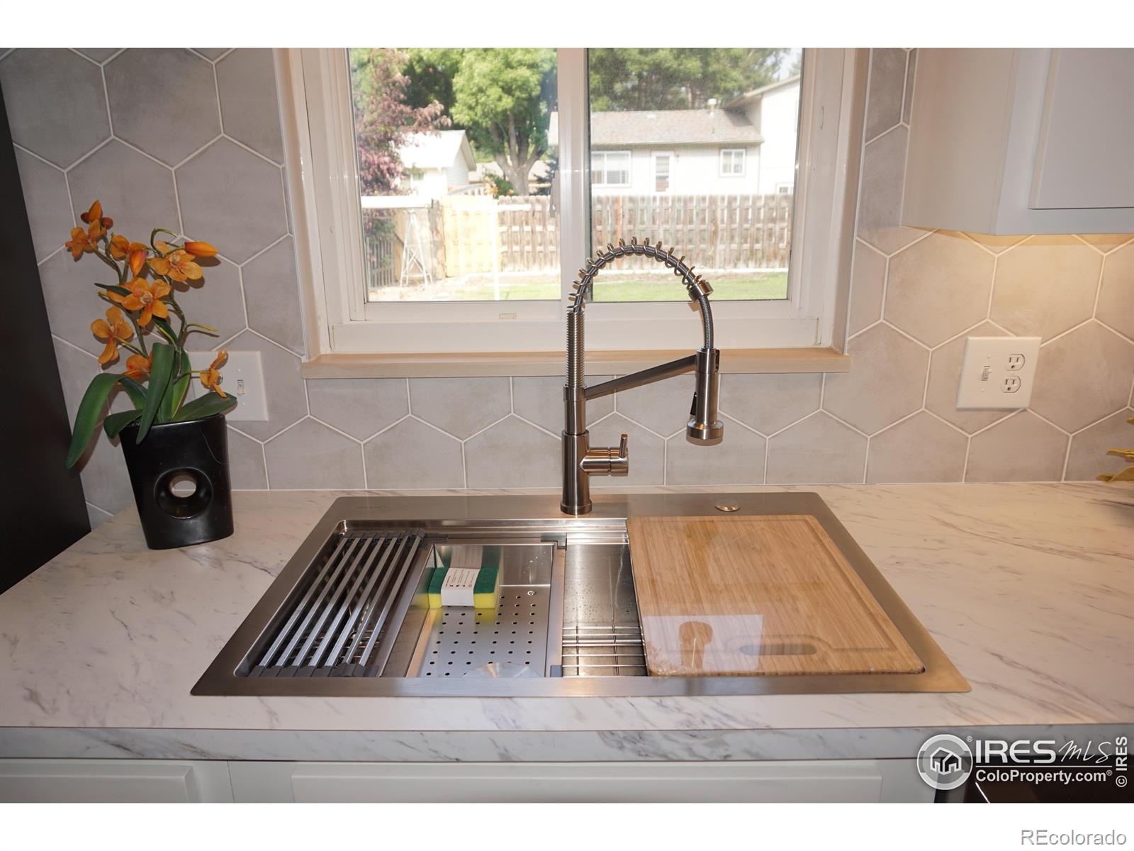 1201 Hillcrest Drive, Fort Collins, CO 80521, 3 Bedrooms Bedrooms, ,1 BathroomBathrooms,Residential,For Sale,Hillcrest,RECIR1022411