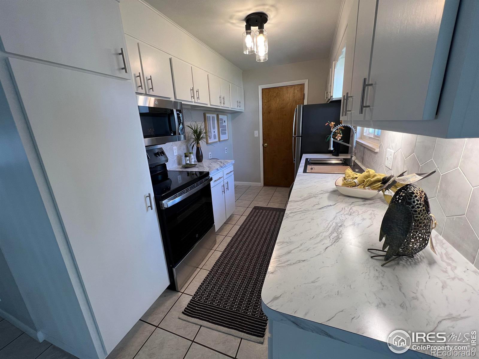 1201 Hillcrest Drive, Fort Collins, CO 80521, 3 Bedrooms Bedrooms, ,1 BathroomBathrooms,Residential,For Sale,Hillcrest,RECIR1022411