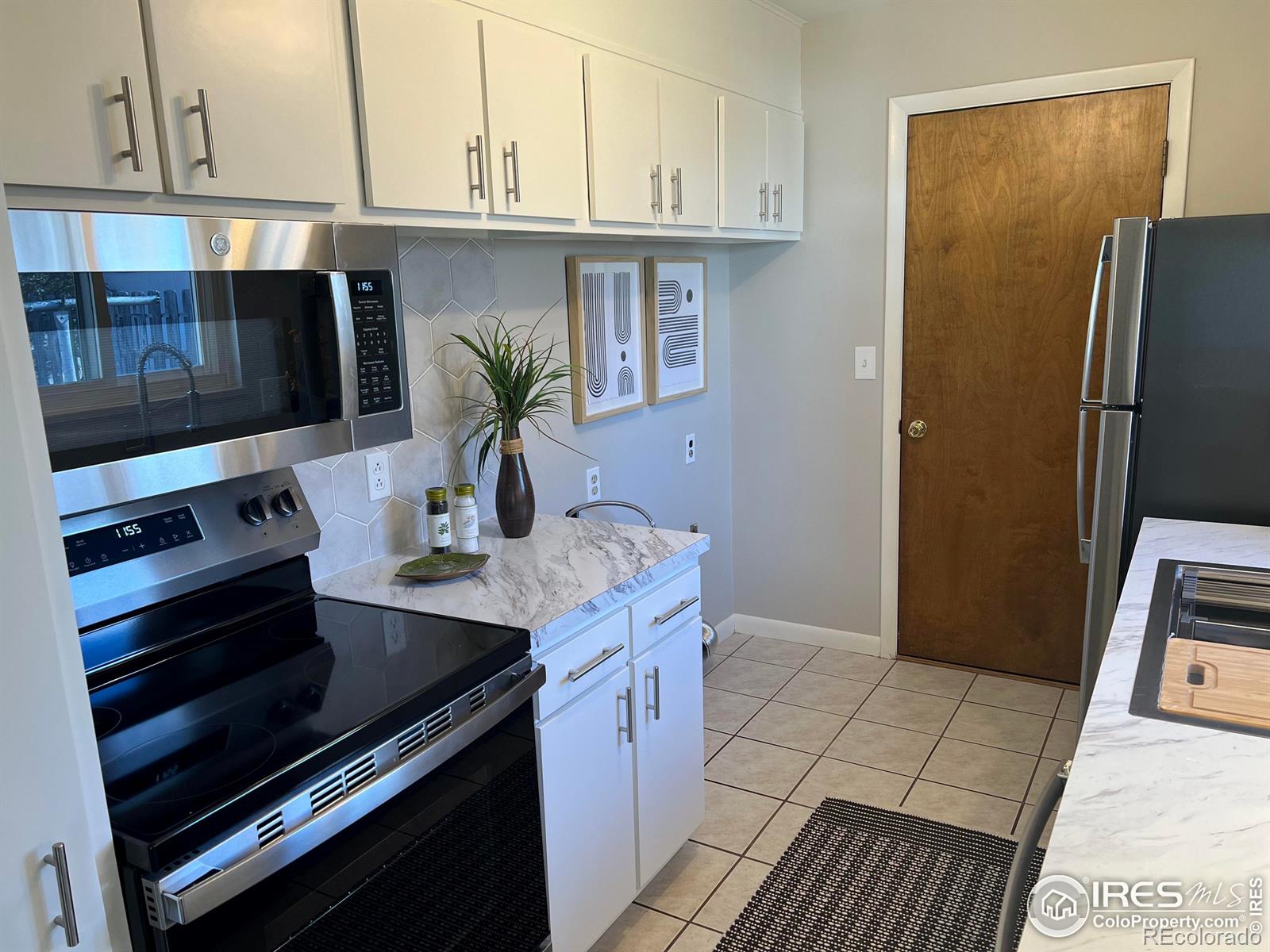 1201 Hillcrest Drive, Fort Collins, CO 80521, 3 Bedrooms Bedrooms, ,1 BathroomBathrooms,Residential,For Sale,Hillcrest,RECIR1022411