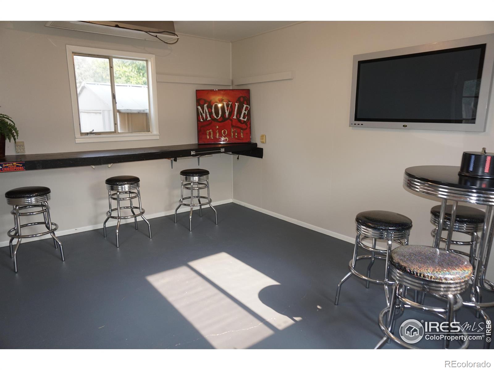 1201 Hillcrest Drive, Fort Collins, CO 80521, 3 Bedrooms Bedrooms, ,1 BathroomBathrooms,Residential,For Sale,Hillcrest,RECIR1022411