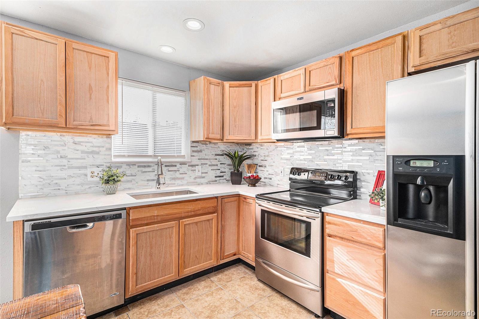 16720 Layton Avenue, Aurora, CO 80015, 4 Bedrooms Bedrooms, ,2 BathroomsBathrooms,Residential,For Sale,Layton,REC2066915