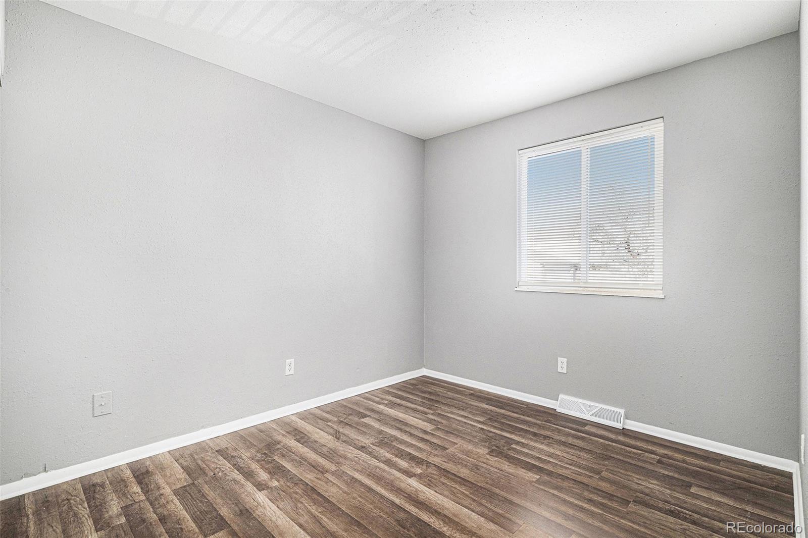16720 Layton Avenue, Aurora, CO 80015, 4 Bedrooms Bedrooms, ,2 BathroomsBathrooms,Residential,For Sale,Layton,REC2066915
