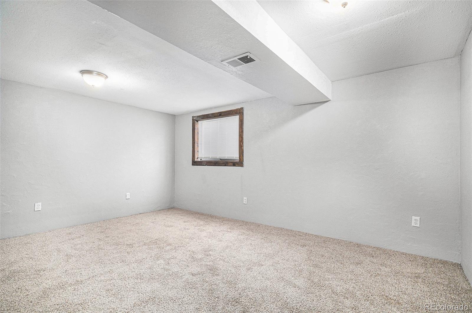 16720 Layton Avenue, Aurora, CO 80015, 4 Bedrooms Bedrooms, ,2 BathroomsBathrooms,Residential,For Sale,Layton,REC2066915