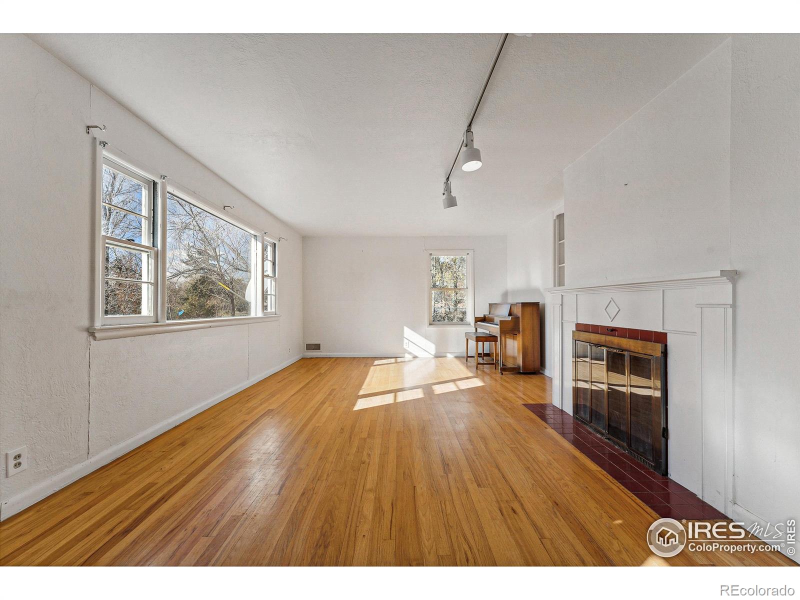 914 Cottonwood Drive, Fort Collins, CO 80524, 3 Bedrooms Bedrooms, ,1 BathroomBathrooms,Residential,For Sale,Cottonwood,RECIR1022594