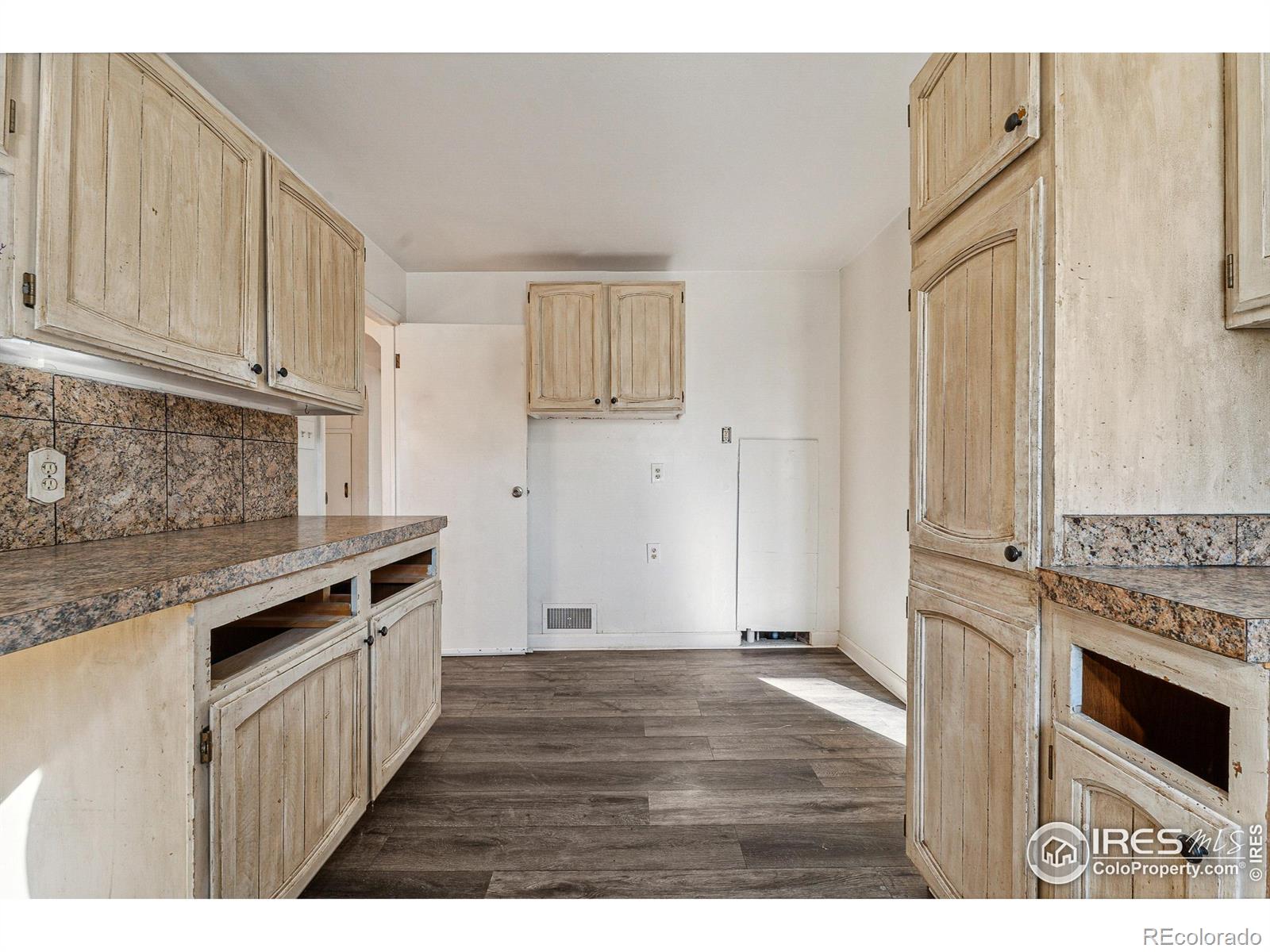 914 Cottonwood Drive, Fort Collins, CO 80524, 3 Bedrooms Bedrooms, ,1 BathroomBathrooms,Residential,For Sale,Cottonwood,RECIR1022594