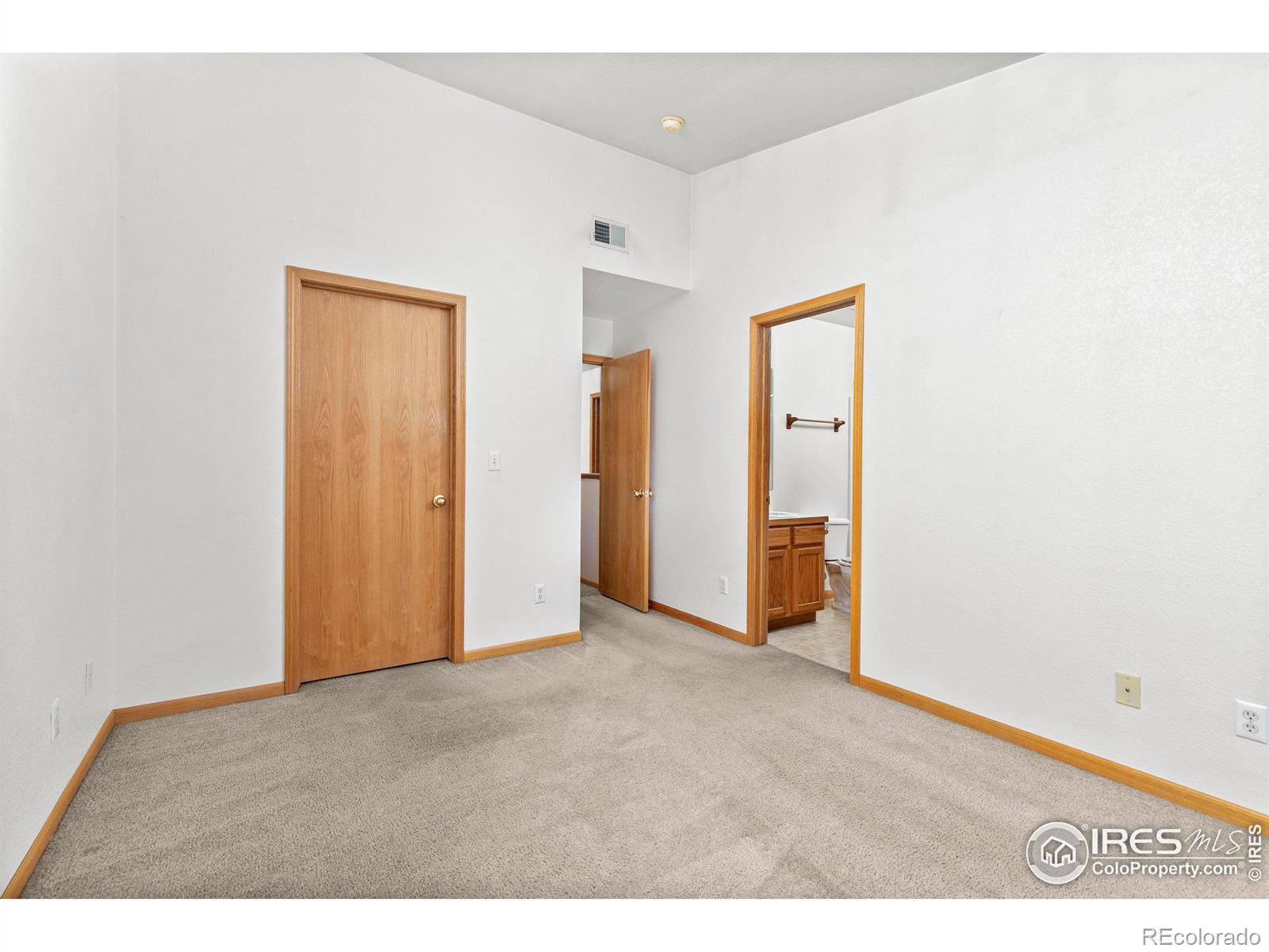 950 52nd Ave Ct #4, Greeley, CO 80634, 2 Bedrooms Bedrooms, ,2 BathroomsBathrooms,Residential,For Sale,52nd,RECIR1022516