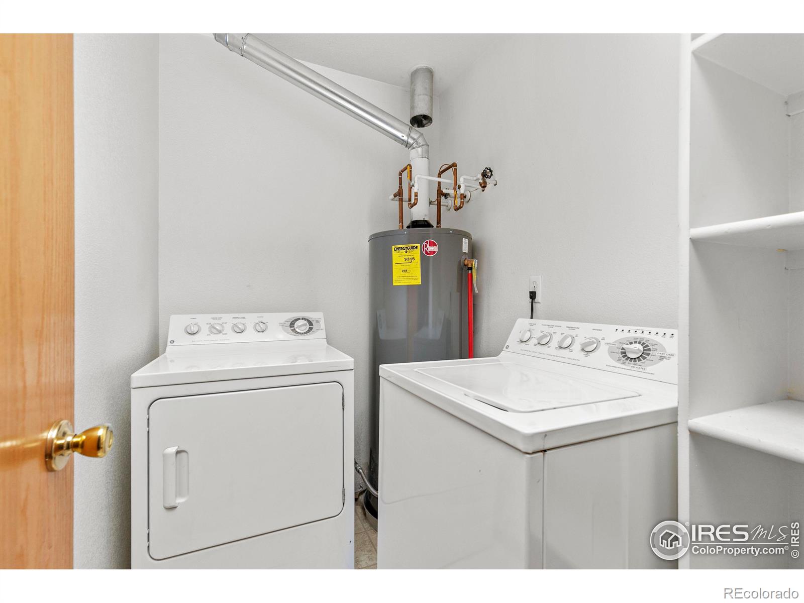 950 52nd Ave Ct #4, Greeley, CO 80634, 2 Bedrooms Bedrooms, ,2 BathroomsBathrooms,Residential,For Sale,52nd,RECIR1022516