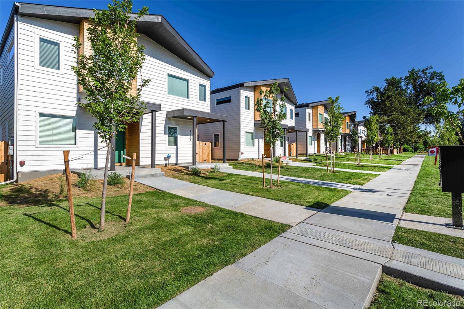 1551 Uinta Street, Denver, CO 80220, 16 Bedrooms Bedrooms, ,12 BathroomsBathrooms,Income,For Sale,Uinta,REC7202834