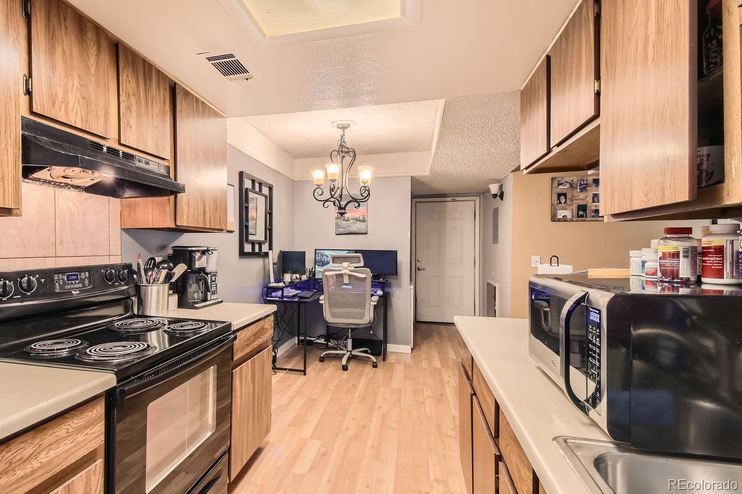 882 Uravan Court, Aurora, CO 80017, 8 Bedrooms Bedrooms, ,4 BathroomsBathrooms,Income,For Sale,Uravan,REC8328164