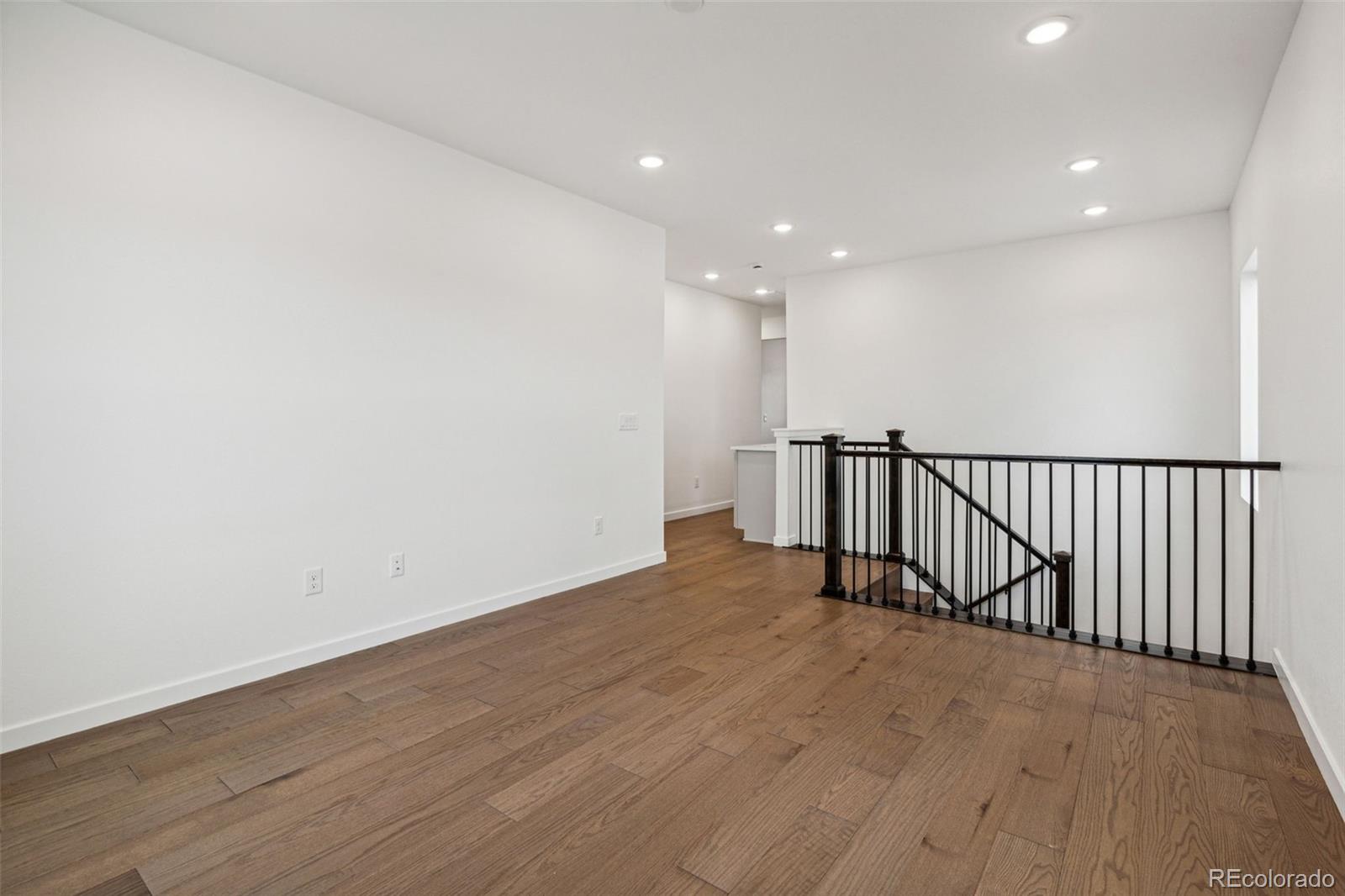 1136 Hillside Lane, Louisville, CO 80027, 6 Bedrooms Bedrooms, ,5 BathroomsBathrooms,Residential,For Sale,Hillside,REC9588905