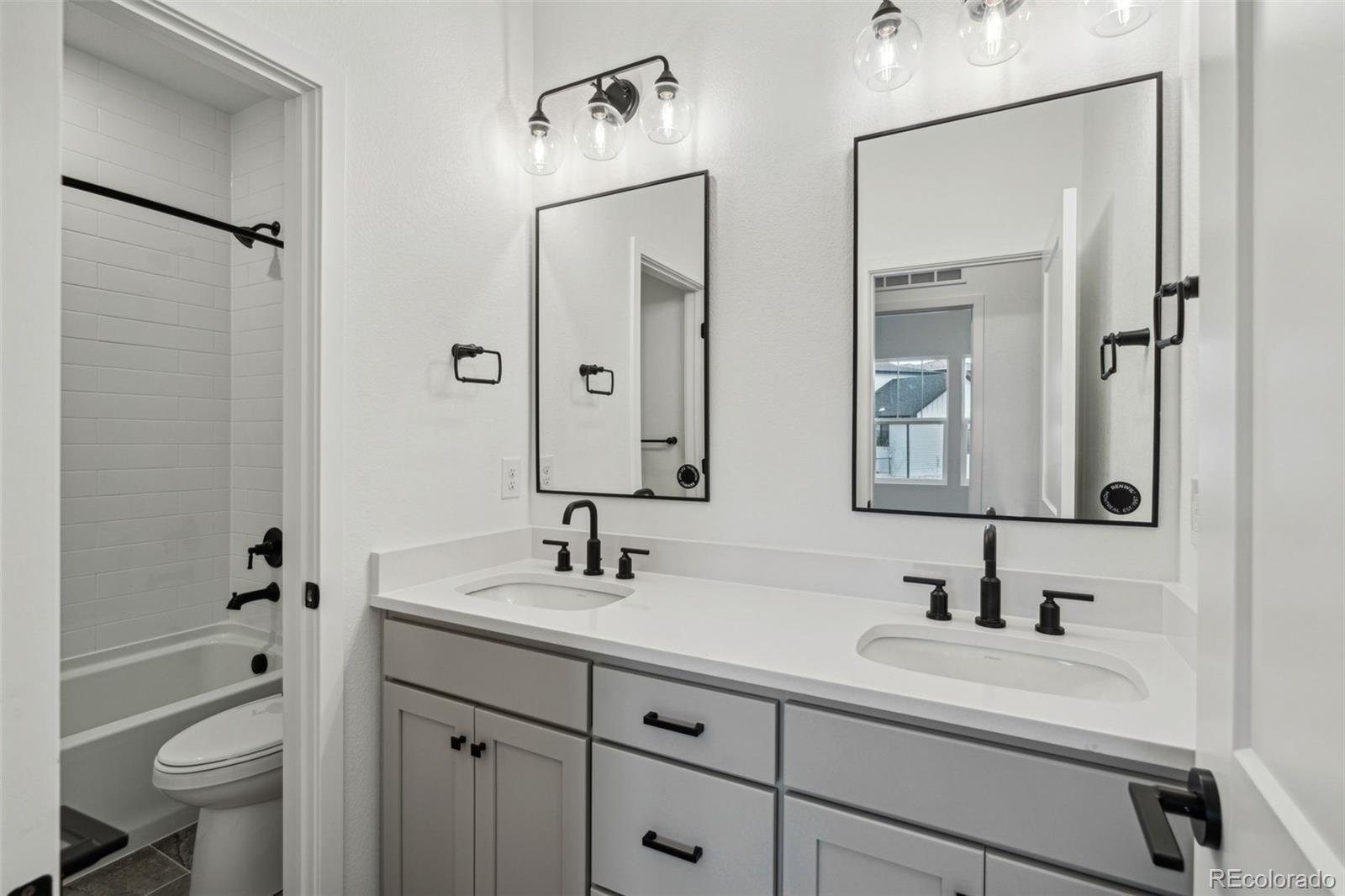 1136 Hillside Lane, Louisville, CO 80027, 6 Bedrooms Bedrooms, ,5 BathroomsBathrooms,Residential,For Sale,Hillside,REC9588905