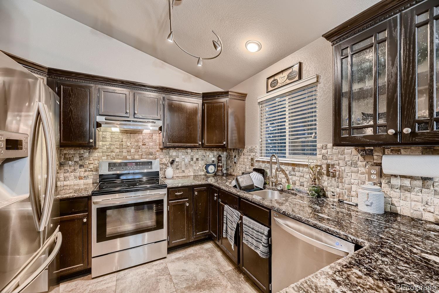 6582 Taft Way, Littleton, CO 80127, 4 Bedrooms Bedrooms, ,3 BathroomsBathrooms,Residential,For Sale,Taft,REC8280126