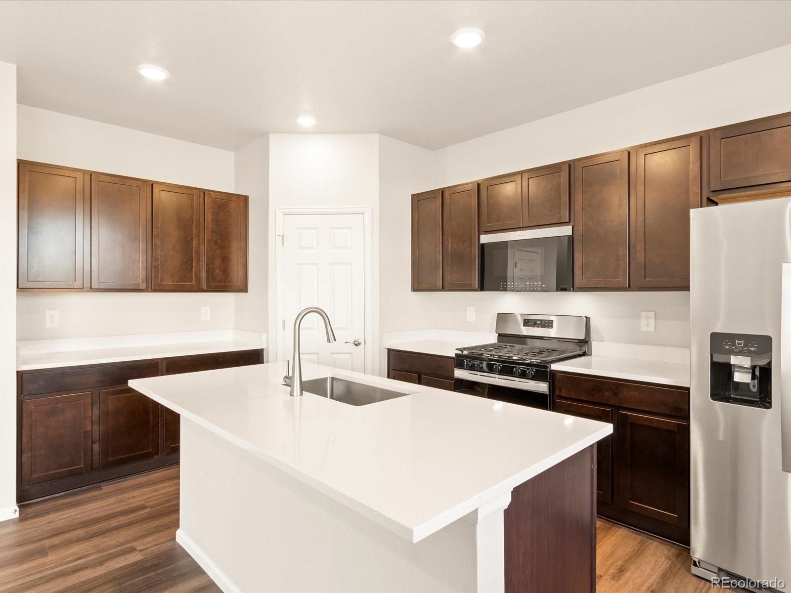 1039 Odessa Lake Road, Severance, CO 80550, 4 Bedrooms Bedrooms, ,3 BathroomsBathrooms,Residential,For Sale,Odessa Lake,REC1550574