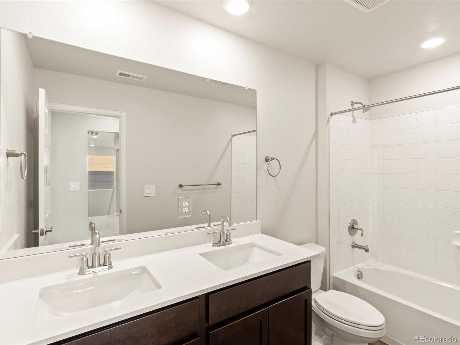 1039 Odessa Lake Road, Severance, CO 80550, 4 Bedrooms Bedrooms, ,3 BathroomsBathrooms,Residential,For Sale,Odessa Lake,REC1550574