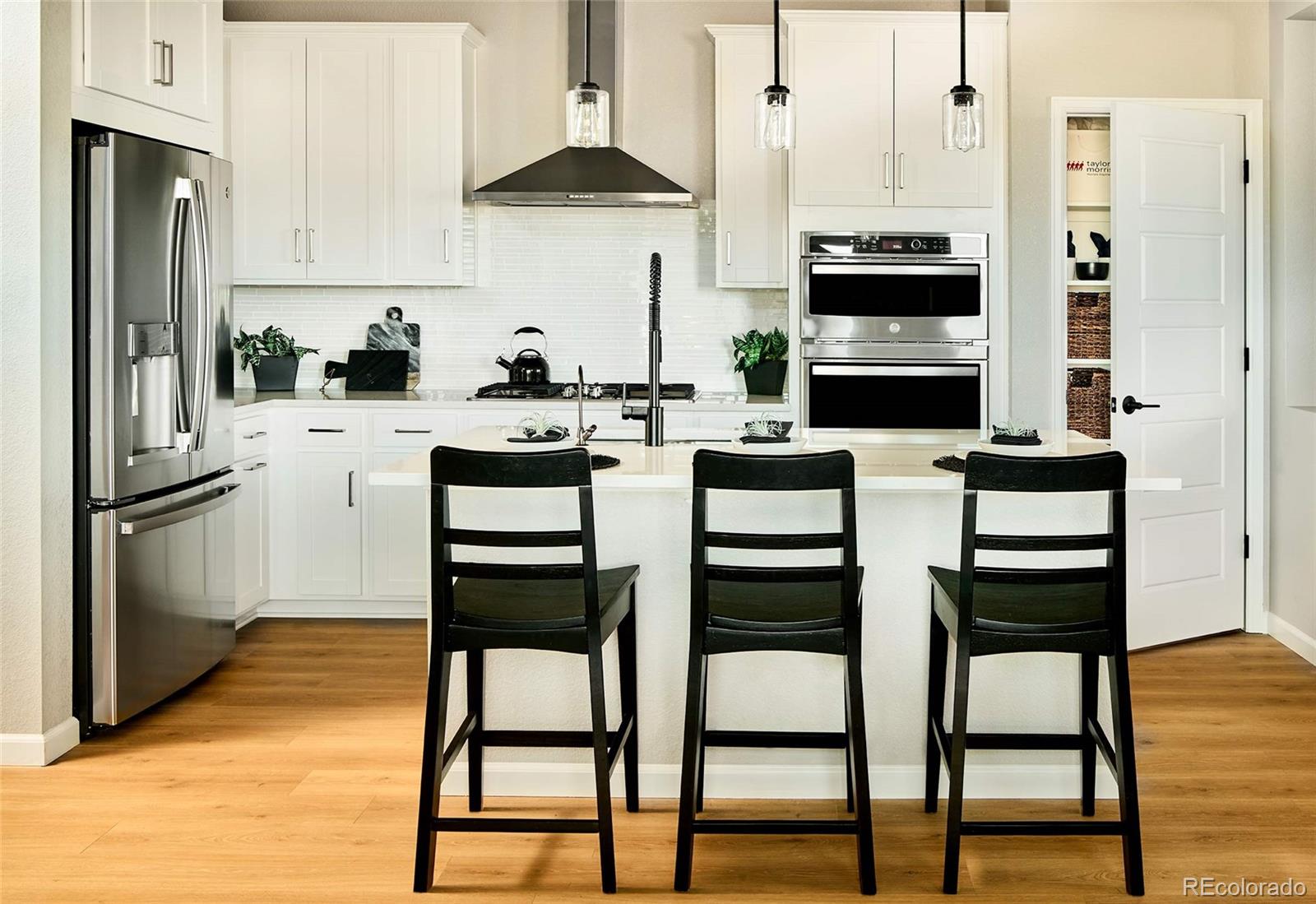 3292 N Catawba Way, Aurora, CO 80019, 3 Bedrooms Bedrooms, ,3 BathroomsBathrooms,Residential,For Sale,Horizon Collection,Catawba,REC8333110