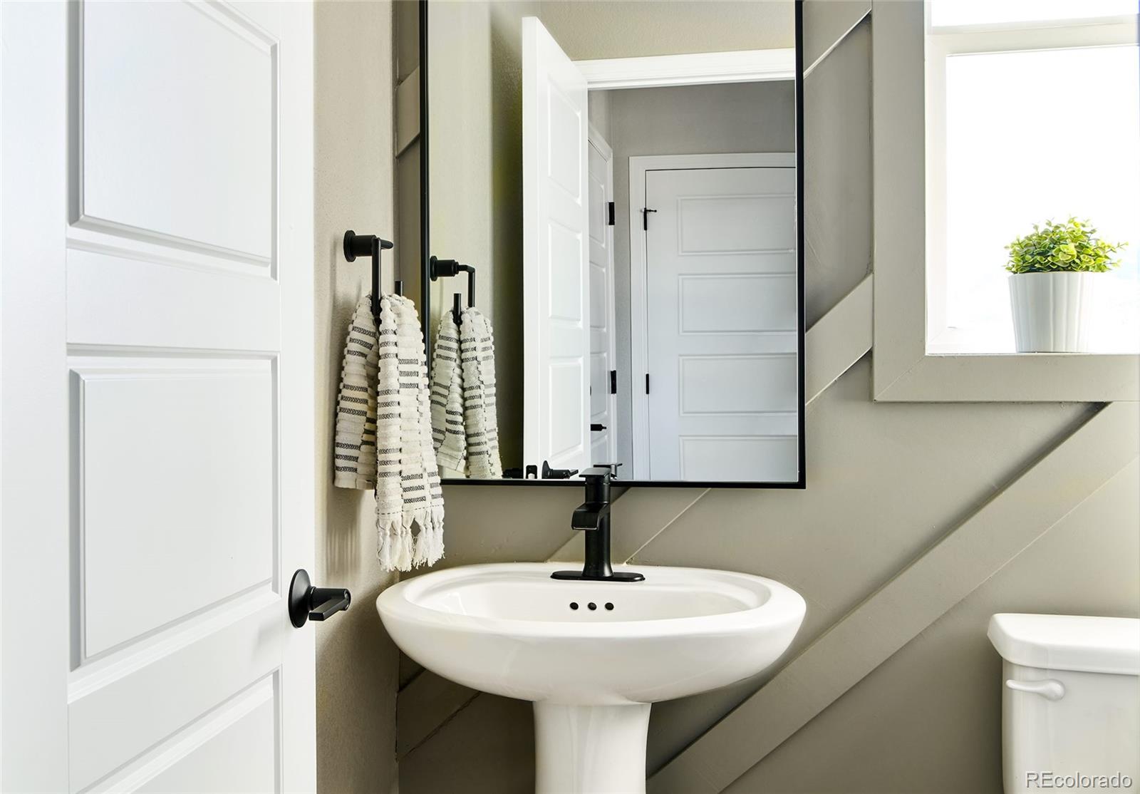 3292 N Catawba Way, Aurora, CO 80019, 3 Bedrooms Bedrooms, ,3 BathroomsBathrooms,Residential,For Sale,Horizon Collection,Catawba,REC8333110