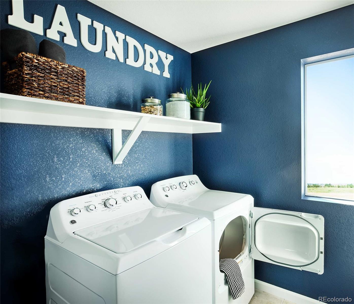 3292 N Catawba Way, Aurora, CO 80019, 3 Bedrooms Bedrooms, ,3 BathroomsBathrooms,Residential,For Sale,Horizon Collection,Catawba,REC8333110