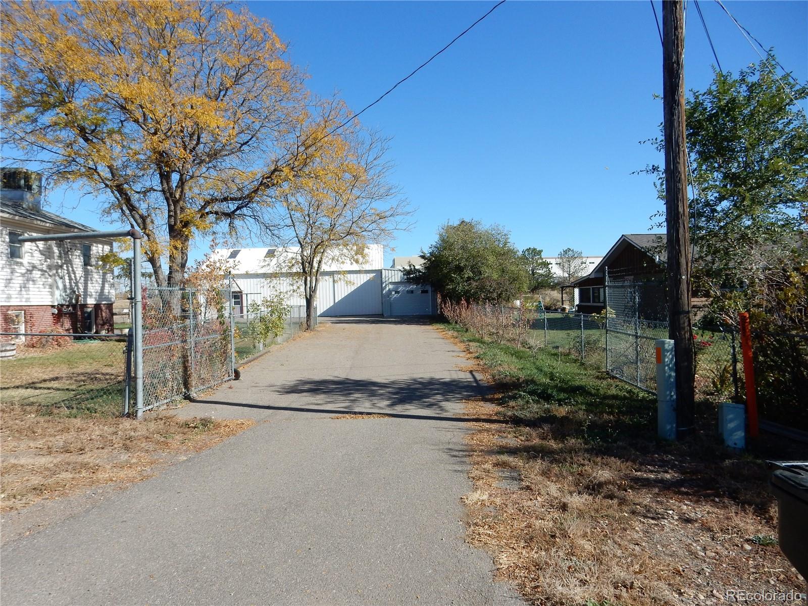 19200 Smith Road, Aurora, CO 80011, 4 Bedrooms Bedrooms, ,3 BathroomsBathrooms,Residential,For Sale,Smith,REC6557742