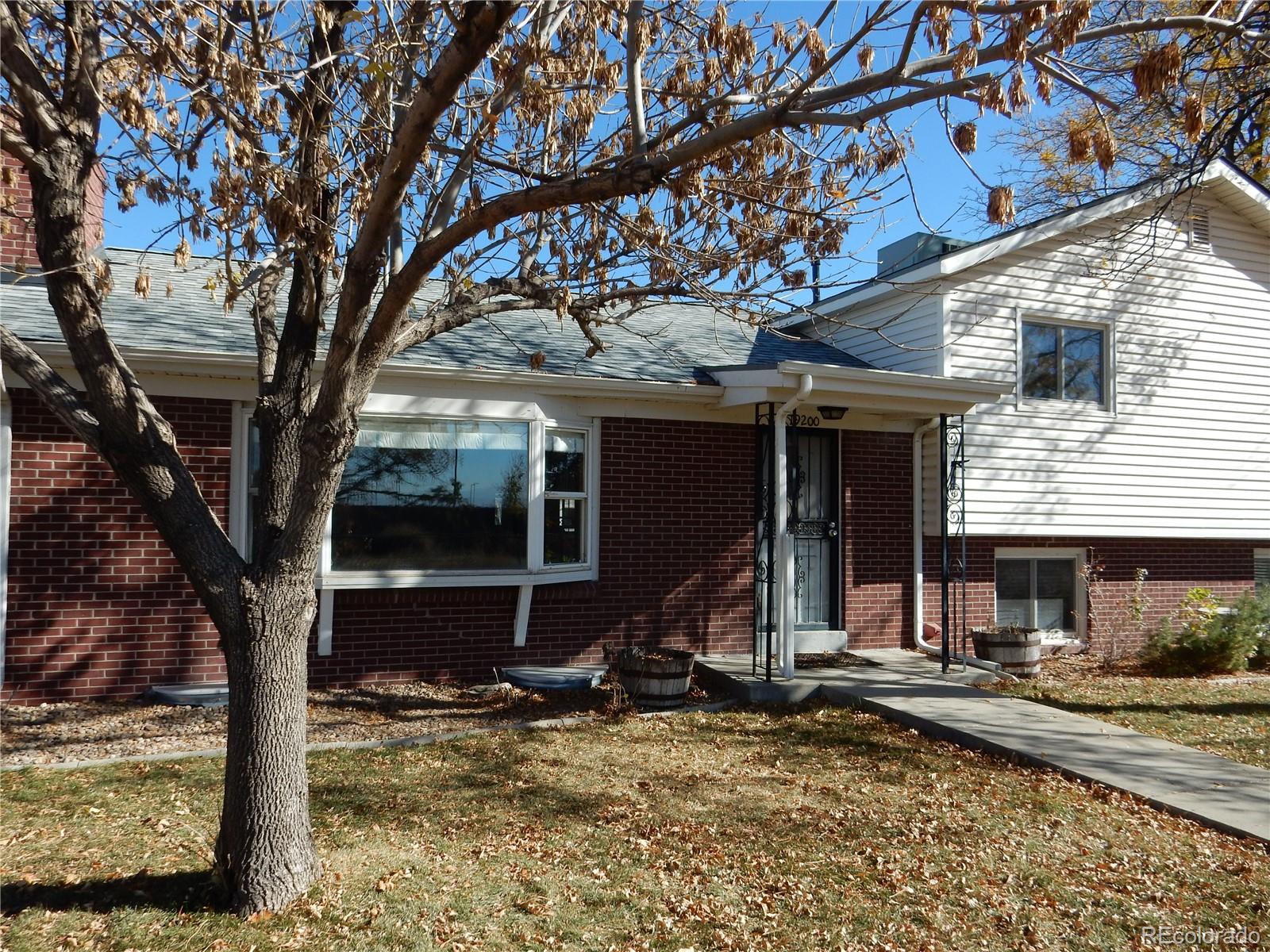 19200 Smith Road, Aurora, CO 80011, 4 Bedrooms Bedrooms, ,3 BathroomsBathrooms,Residential,For Sale,Smith,REC6557742