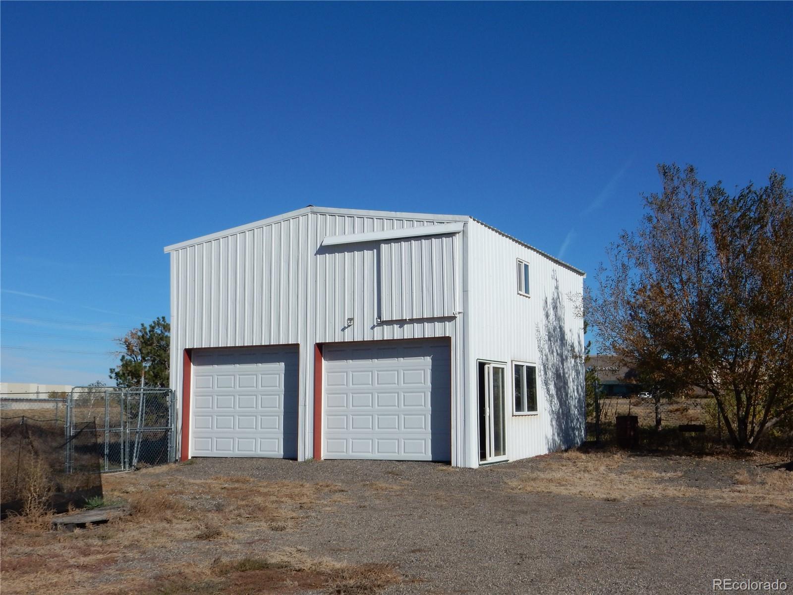 19200 Smith Road, Aurora, CO 80011, 4 Bedrooms Bedrooms, ,3 BathroomsBathrooms,Residential,For Sale,Smith,REC6557742