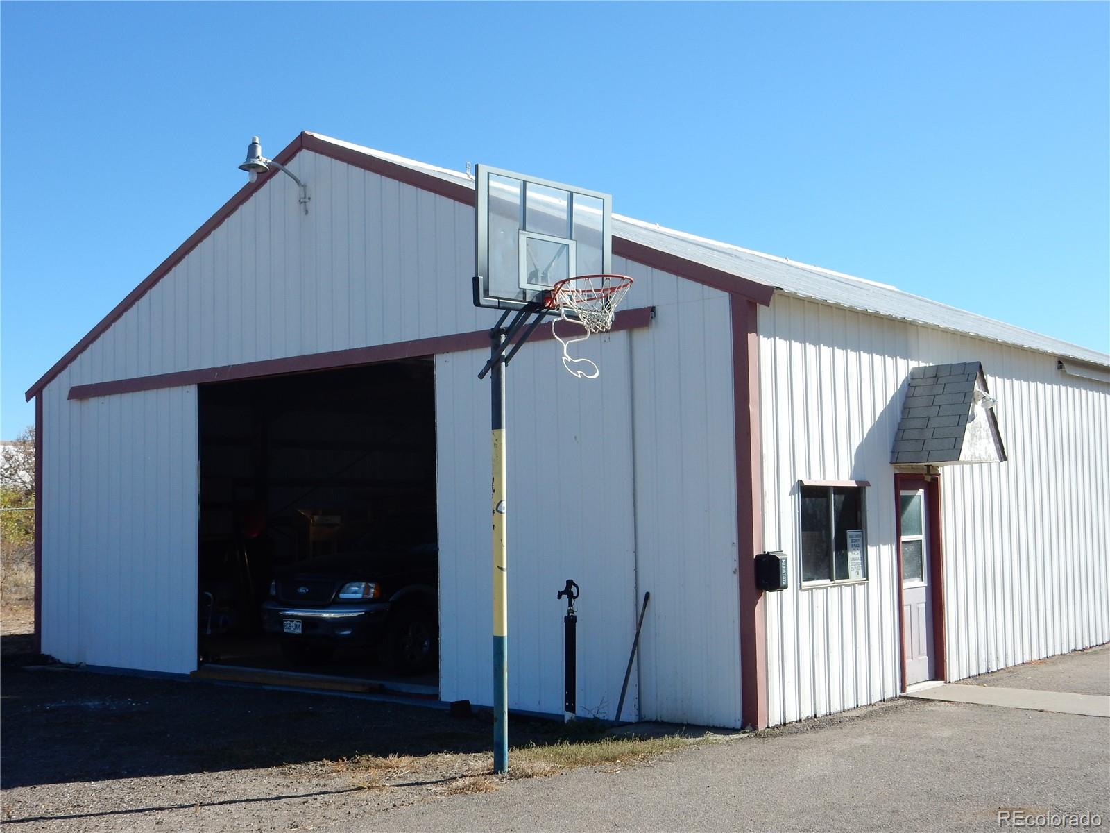 19200 Smith Road, Aurora, CO 80011, 4 Bedrooms Bedrooms, ,3 BathroomsBathrooms,Residential,For Sale,Smith,REC6557742