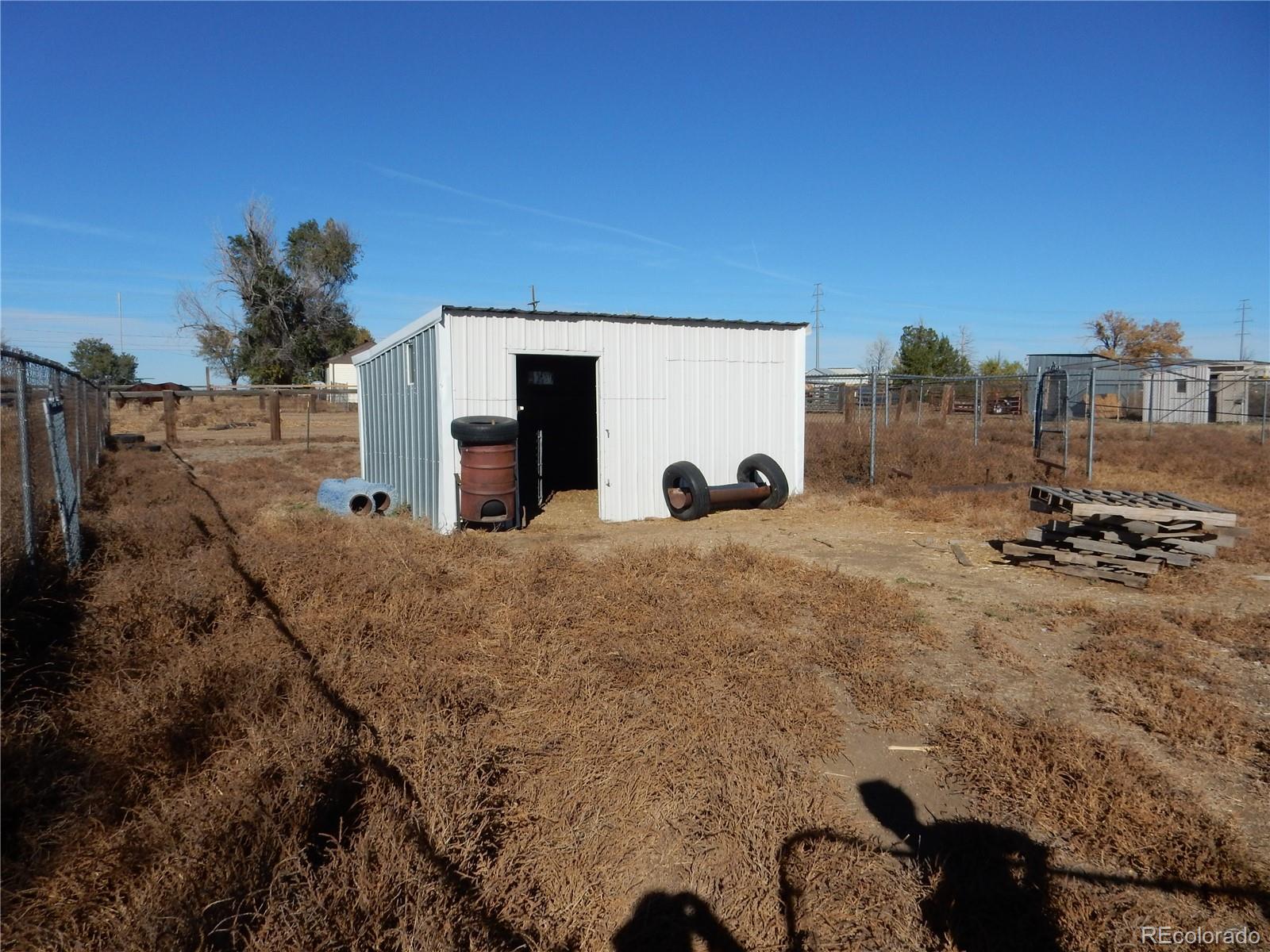 19200 Smith Road, Aurora, CO 80011, 4 Bedrooms Bedrooms, ,3 BathroomsBathrooms,Residential,For Sale,Smith,REC6557742