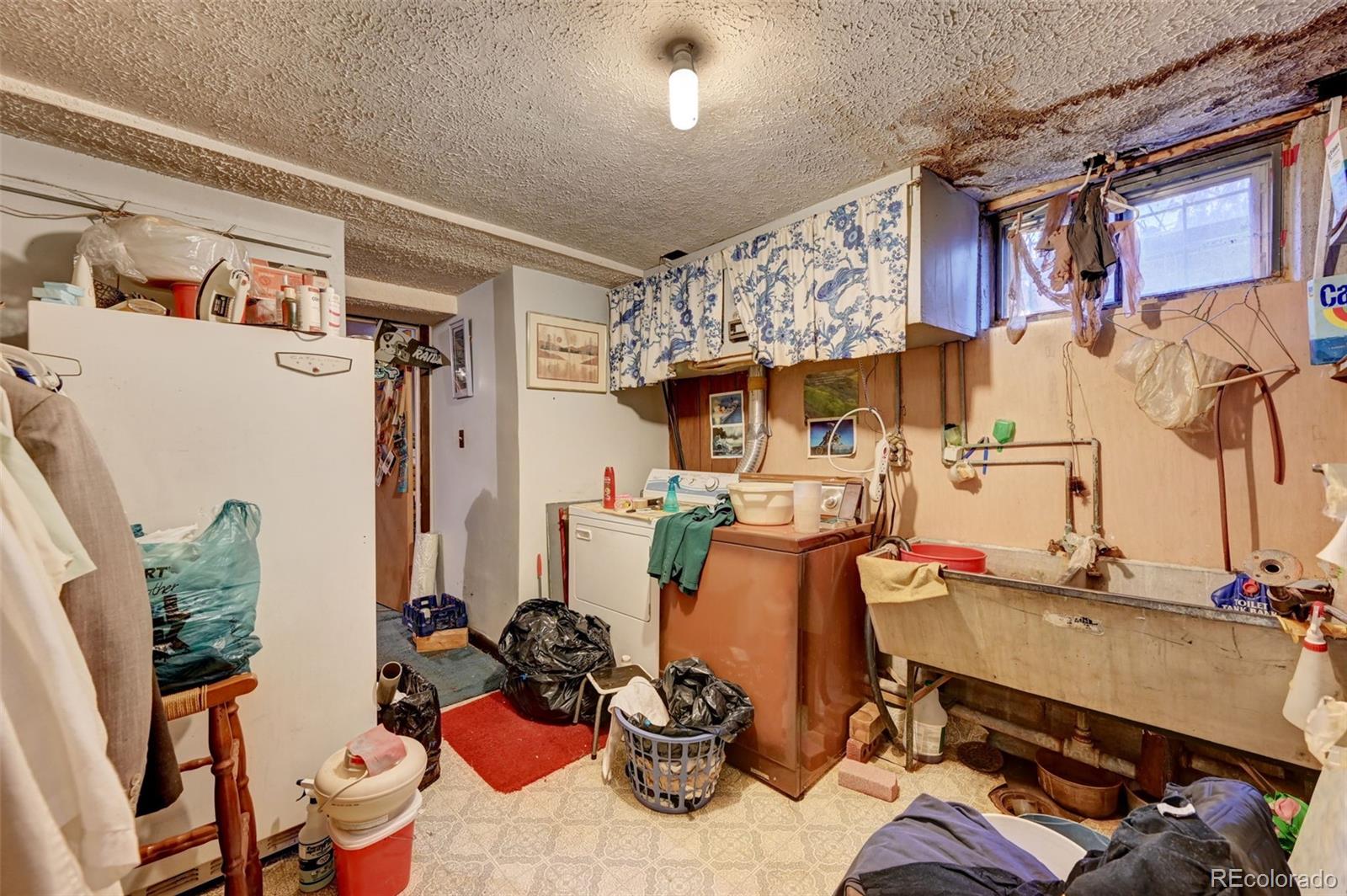 3680 Pontiac Street, Denver, CO 80207, 5 Bedrooms Bedrooms, ,2 BathroomsBathrooms,Residential,For Sale,Pontiac,REC5257596