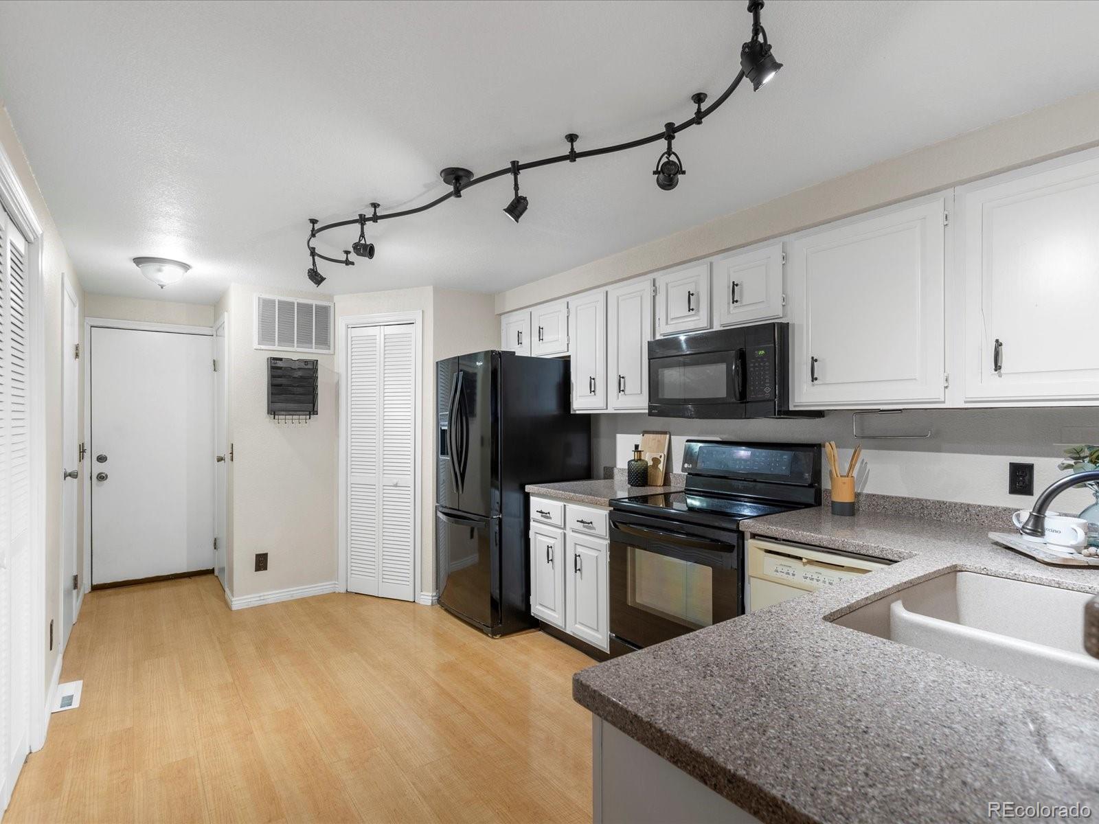 11555 70th Place #E, Arvada, CO 80004, 3 Bedrooms Bedrooms, ,2 BathroomsBathrooms,Residential,For Sale,70th,REC2341142
