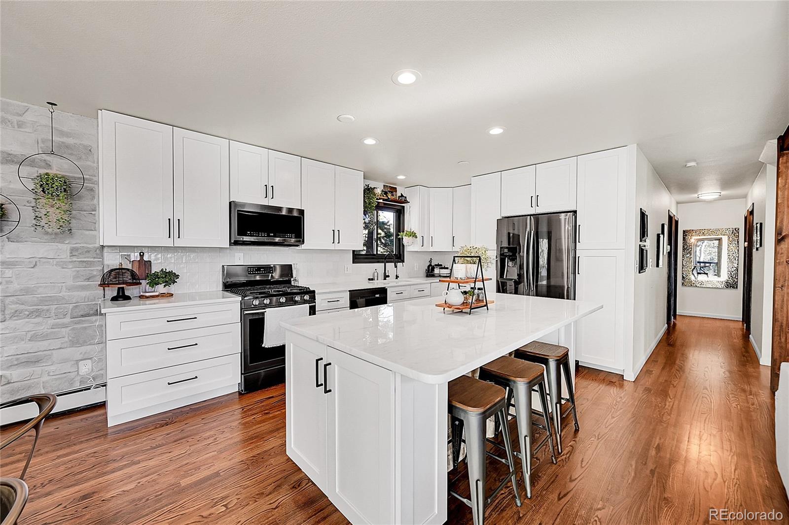 8959 Hillview Road, Morrison, CO 80465, 5 Bedrooms Bedrooms, ,3 BathroomsBathrooms,Residential,For Sale,Hillview,REC4810325