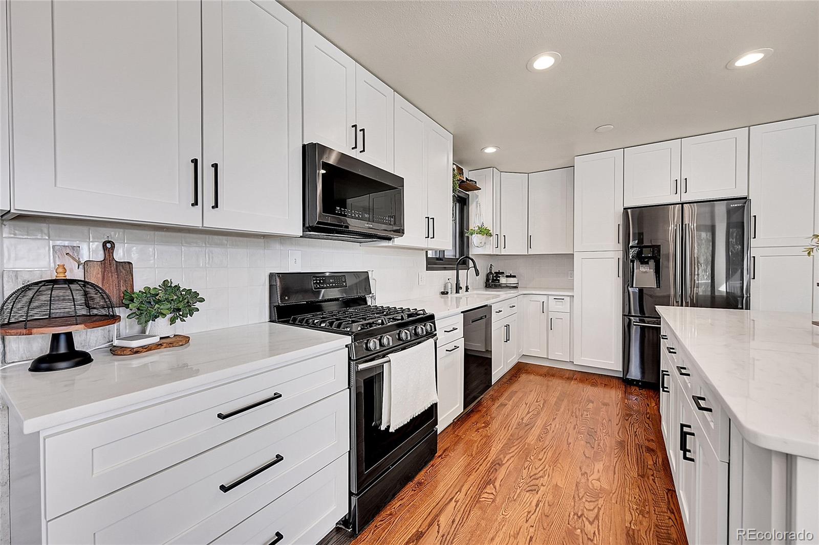 8959 Hillview Road, Morrison, CO 80465, 5 Bedrooms Bedrooms, ,3 BathroomsBathrooms,Residential,For Sale,Hillview,REC4810325