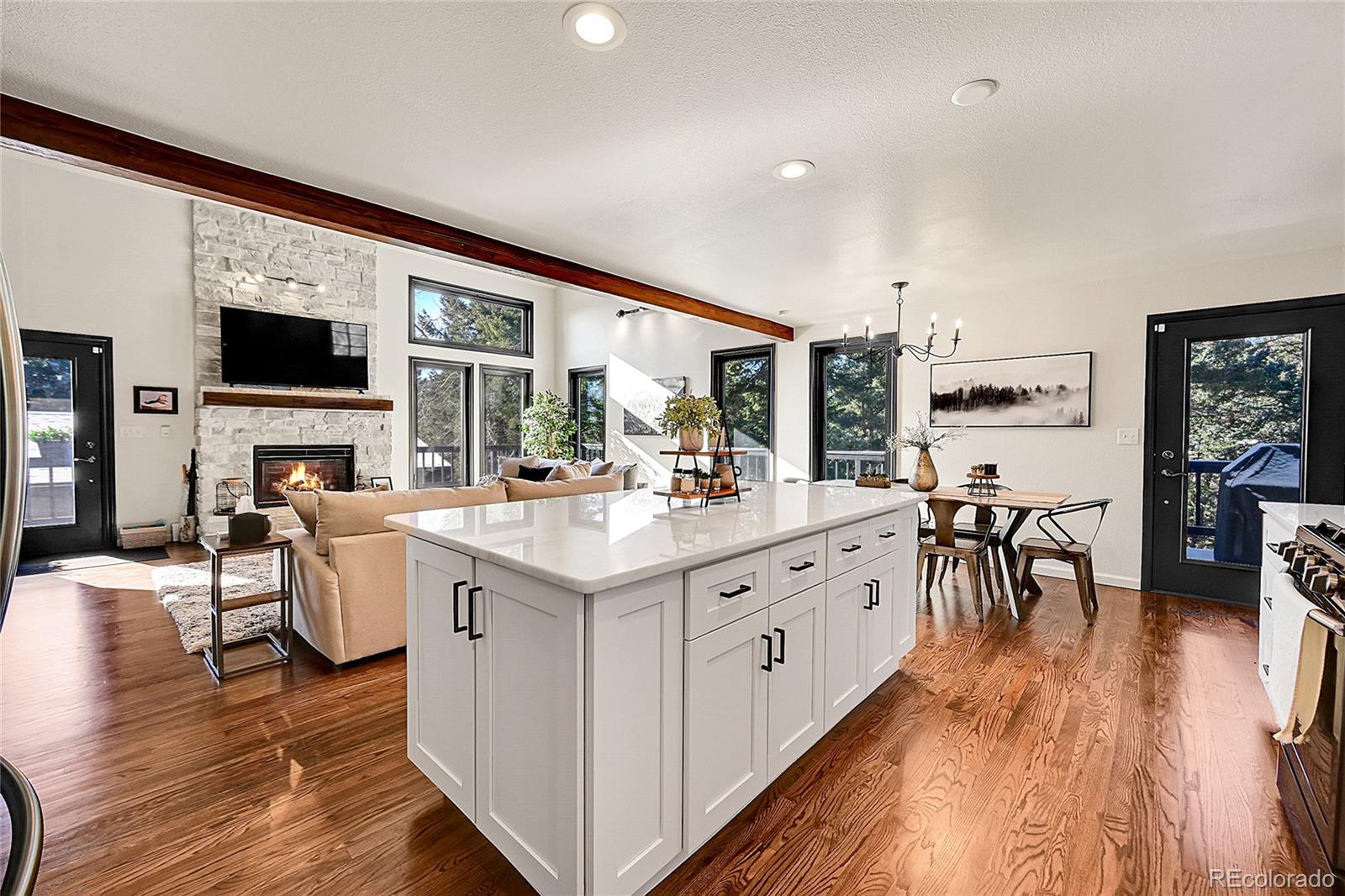 8959 Hillview Road, Morrison, CO 80465, 5 Bedrooms Bedrooms, ,3 BathroomsBathrooms,Residential,For Sale,Hillview,REC4810325