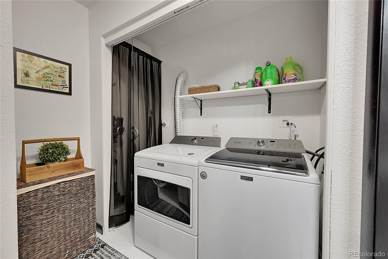 8959 Hillview Road, Morrison, CO 80465, 5 Bedrooms Bedrooms, ,3 BathroomsBathrooms,Residential,For Sale,Hillview,REC4810325