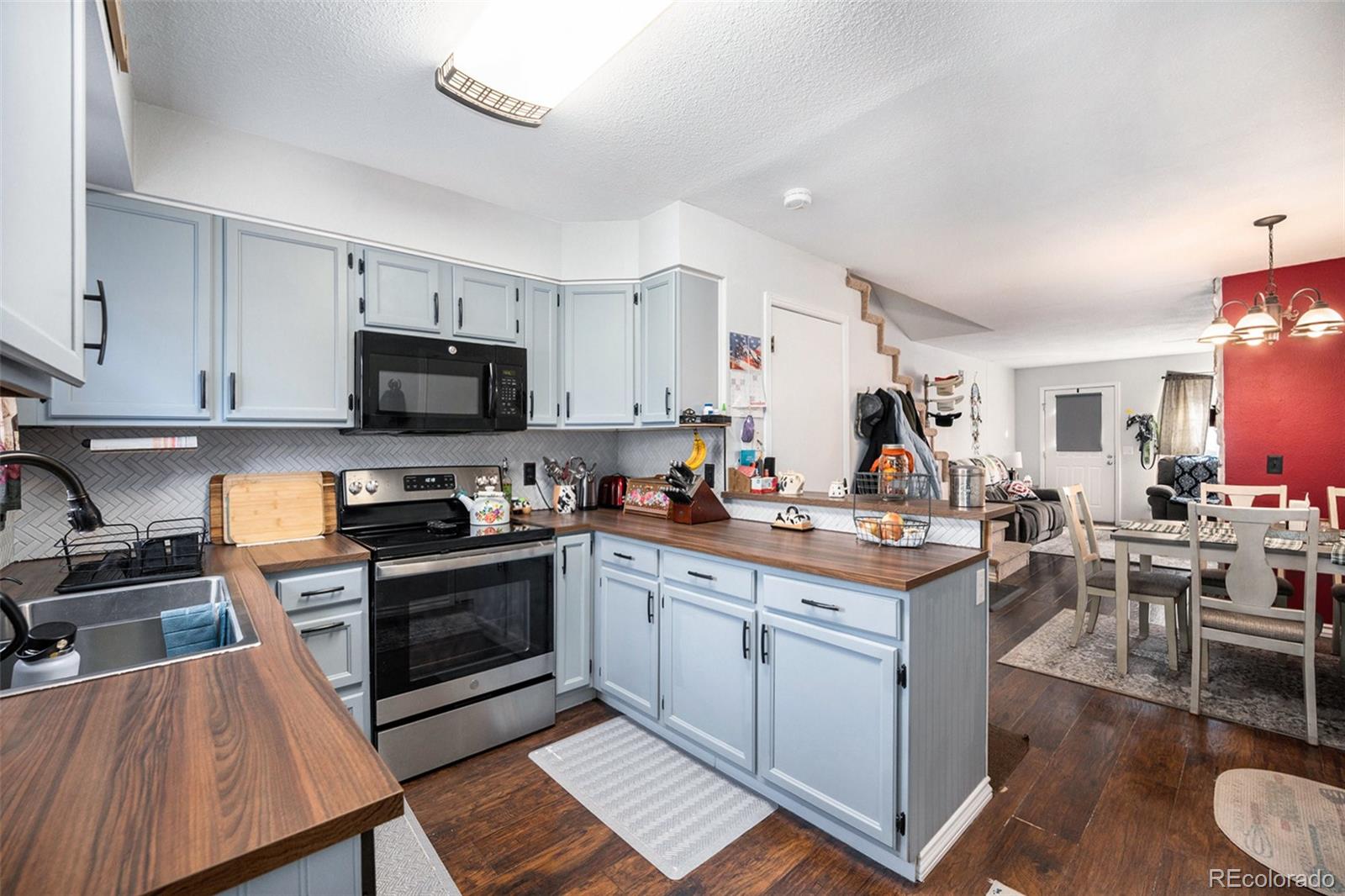 10775 Dartmouth Avenue, Lakewood, CO 80227, 3 Bedrooms Bedrooms, ,2 BathroomsBathrooms,Residential,For Sale,Dartmouth,REC3939977