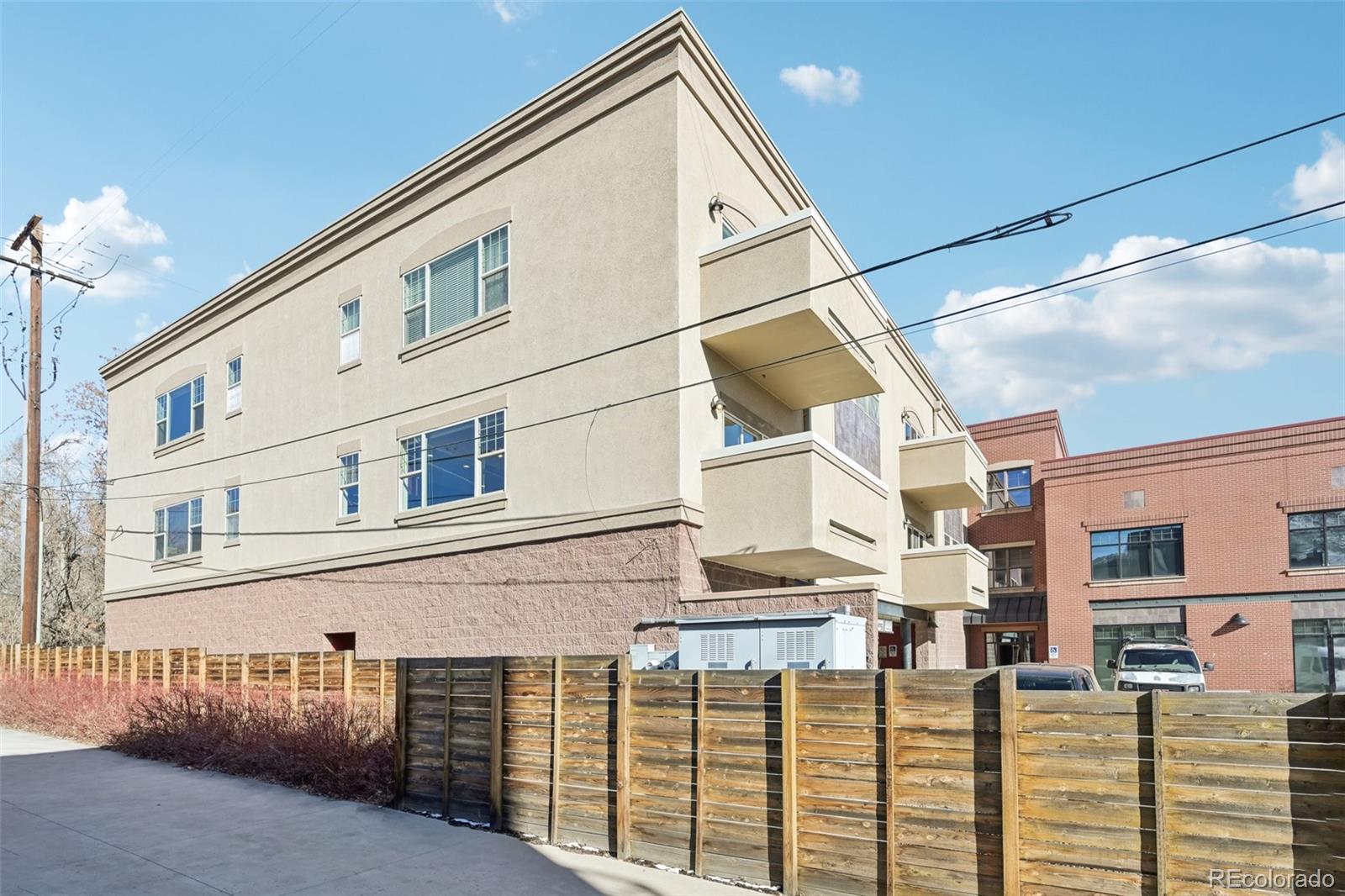 722 Washington Avenue #201, Golden, CO 80401, 2 Bedrooms Bedrooms, ,2 BathroomsBathrooms,Residential,For Sale,Washington,REC5578039