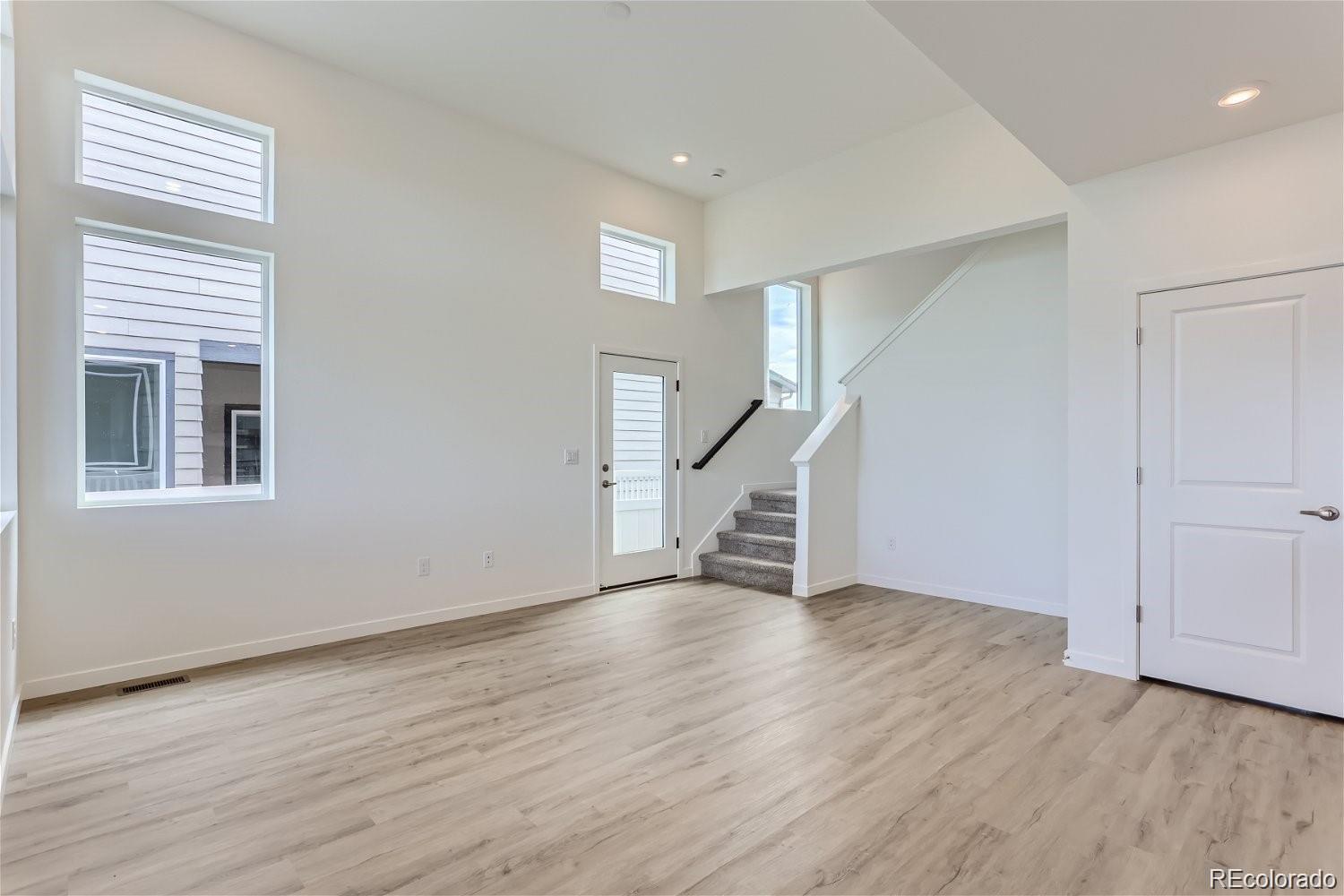 1284-1286 Algonquian Street, Aurora, CO 80016, 6 Bedrooms Bedrooms, ,6 BathroomsBathrooms,Income,For Sale,Algonquian,REC4870358