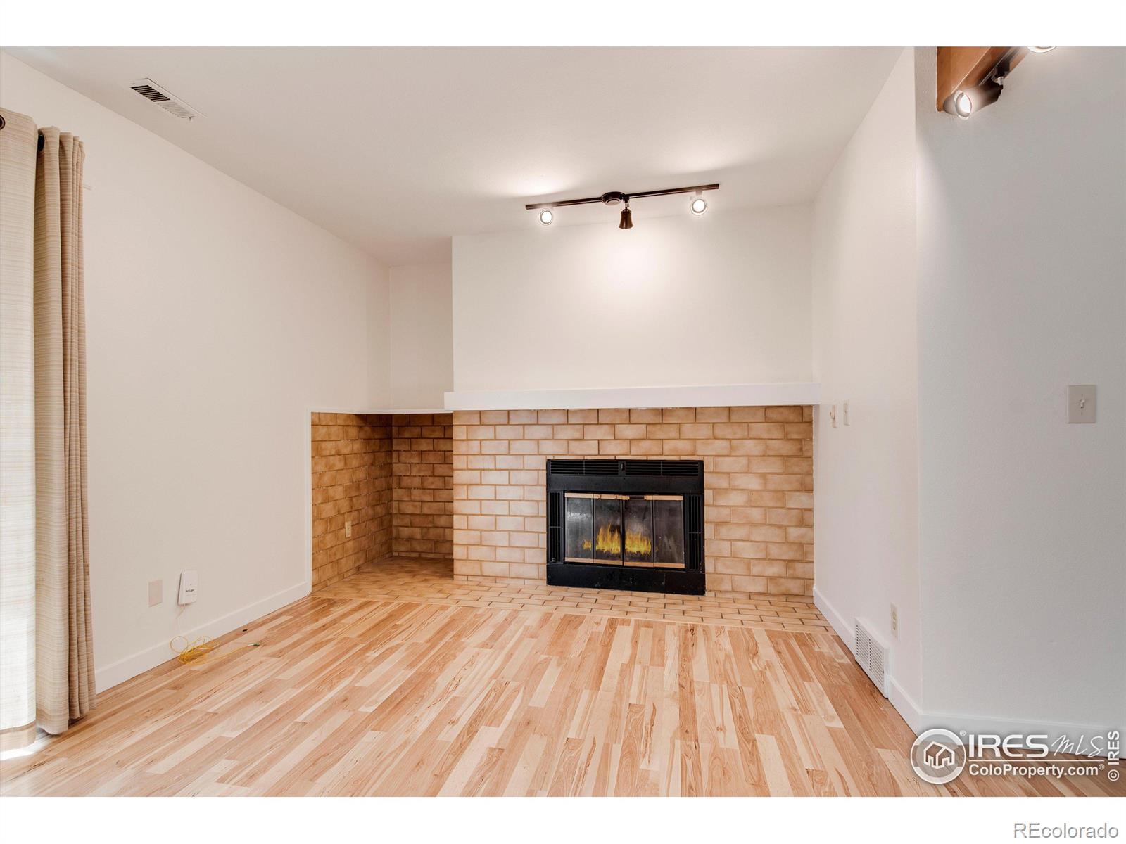 50 19th Avenue #1, Longmont, CO 80501, 2 Bedrooms Bedrooms, ,2 BathroomsBathrooms,Residential,For Sale,19th,RECIR1011972