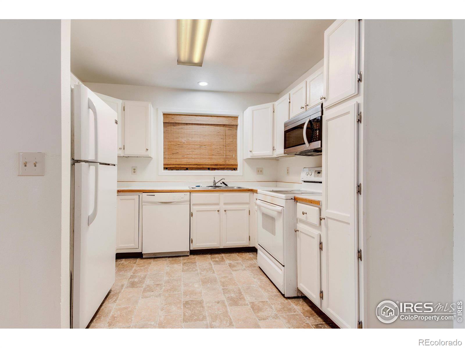 50 19th Avenue #1, Longmont, CO 80501, 2 Bedrooms Bedrooms, ,2 BathroomsBathrooms,Residential,For Sale,19th,RECIR1011972