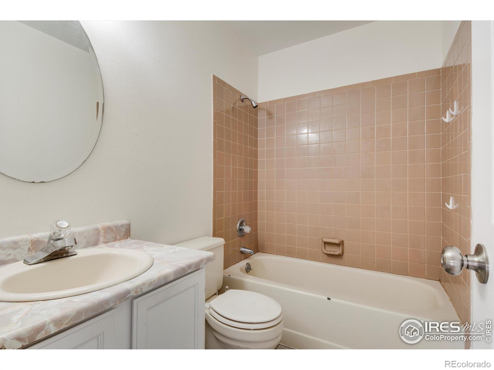 50 19th Avenue #1, Longmont, CO 80501, 2 Bedrooms Bedrooms, ,2 BathroomsBathrooms,Residential,For Sale,19th,RECIR1011972