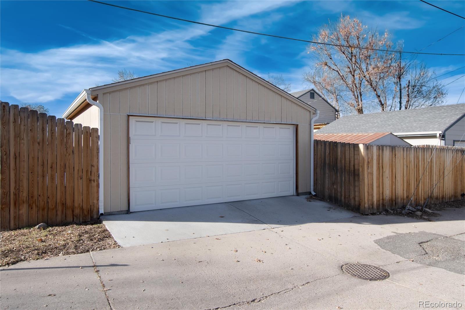 2301 Yale Avenue, Denver, CO 80210, 3 Bedrooms Bedrooms, ,2 BathroomsBathrooms,Residential,For Sale,Yale,REC4746637