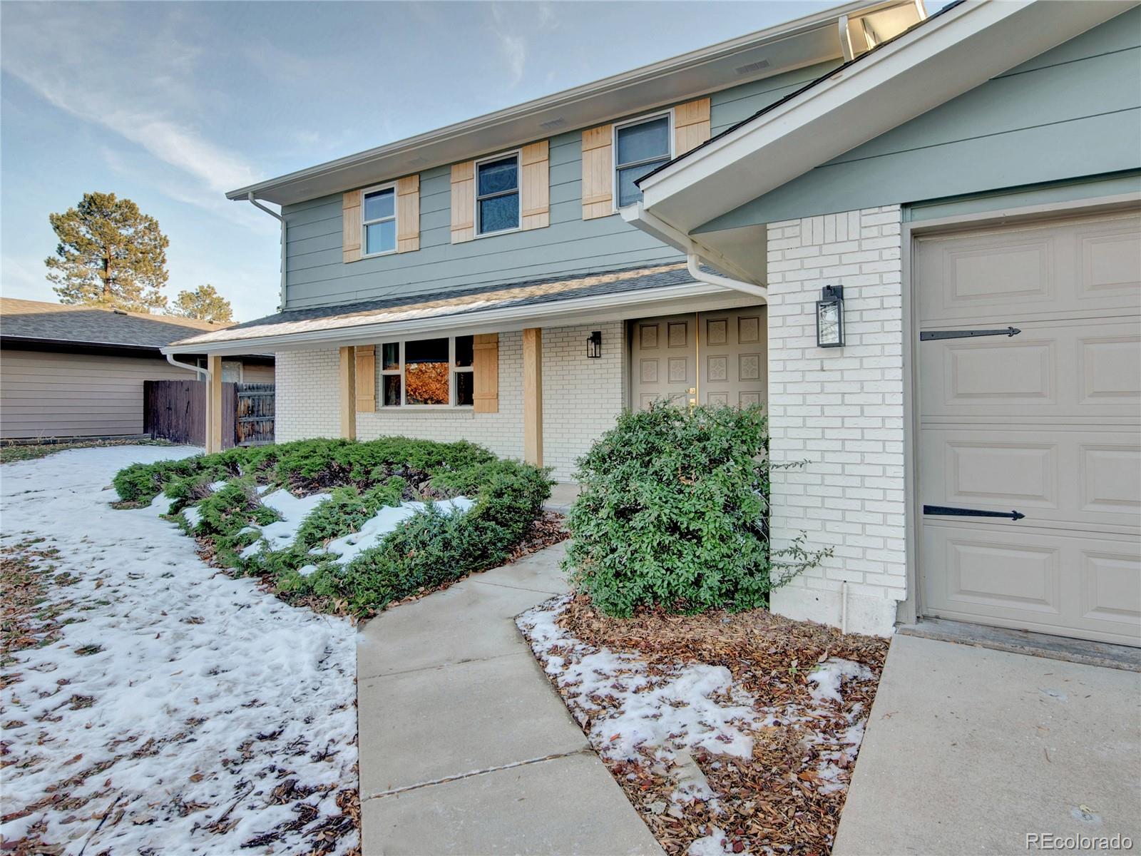 8834 E Radcliff Avenue, Denver, CO 80237, 4 Bedrooms Bedrooms, ,3 BathroomsBathrooms,Residential,For Sale,Radcliff,REC7649297