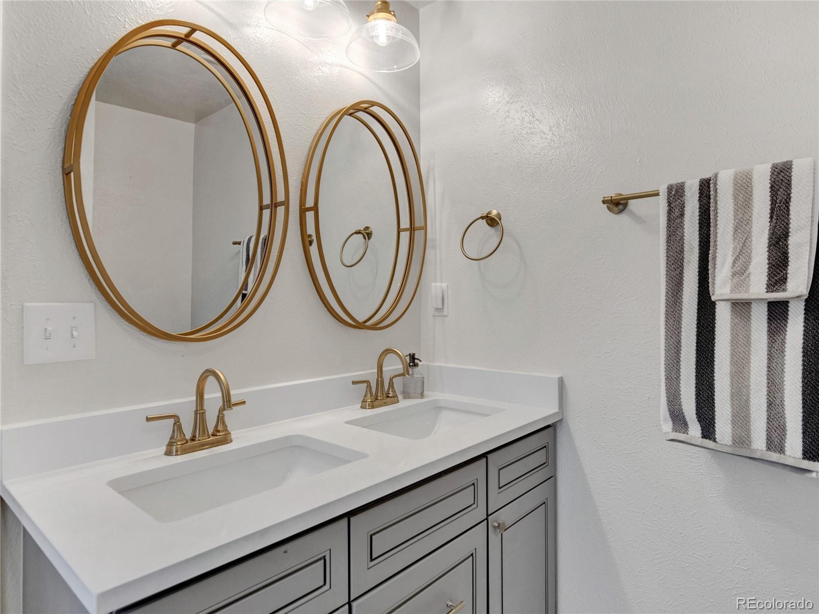 8834 E Radcliff Avenue, Denver, CO 80237, 4 Bedrooms Bedrooms, ,3 BathroomsBathrooms,Residential,For Sale,Radcliff,REC7649297